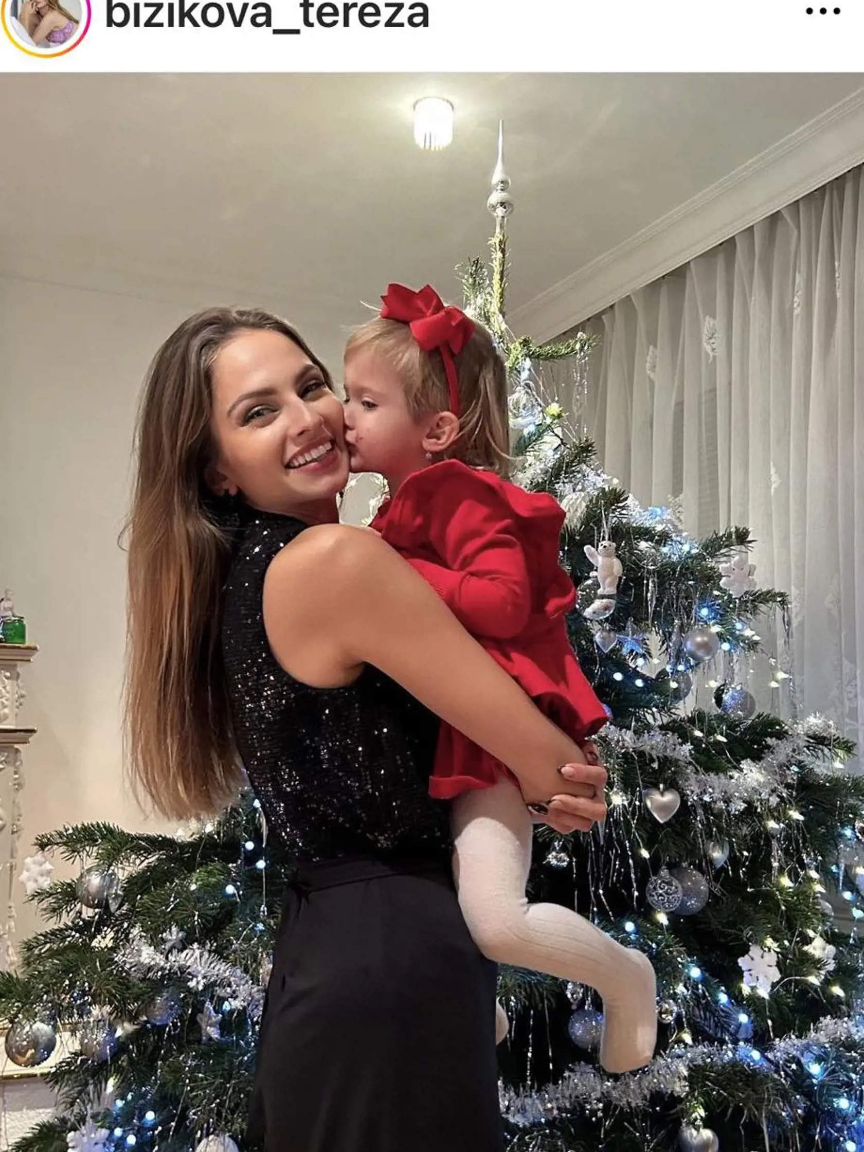 Vianoce známych tvárí: Fašiangova ex Tereza Bizíková s ich dcérkou Olíviou.