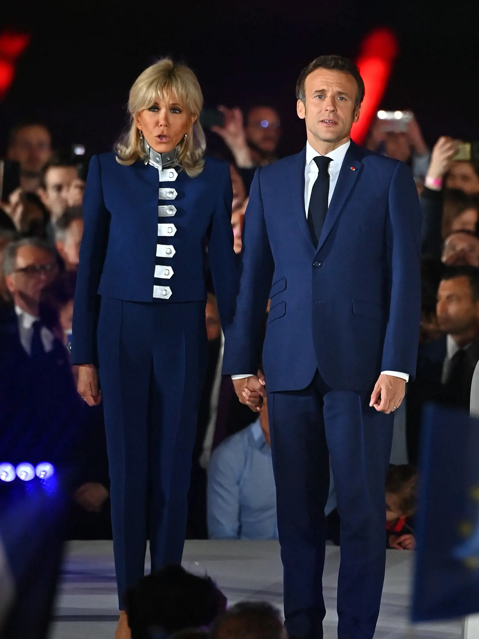 Emmanuel Macron a jeho manželka Brigitte Macron.