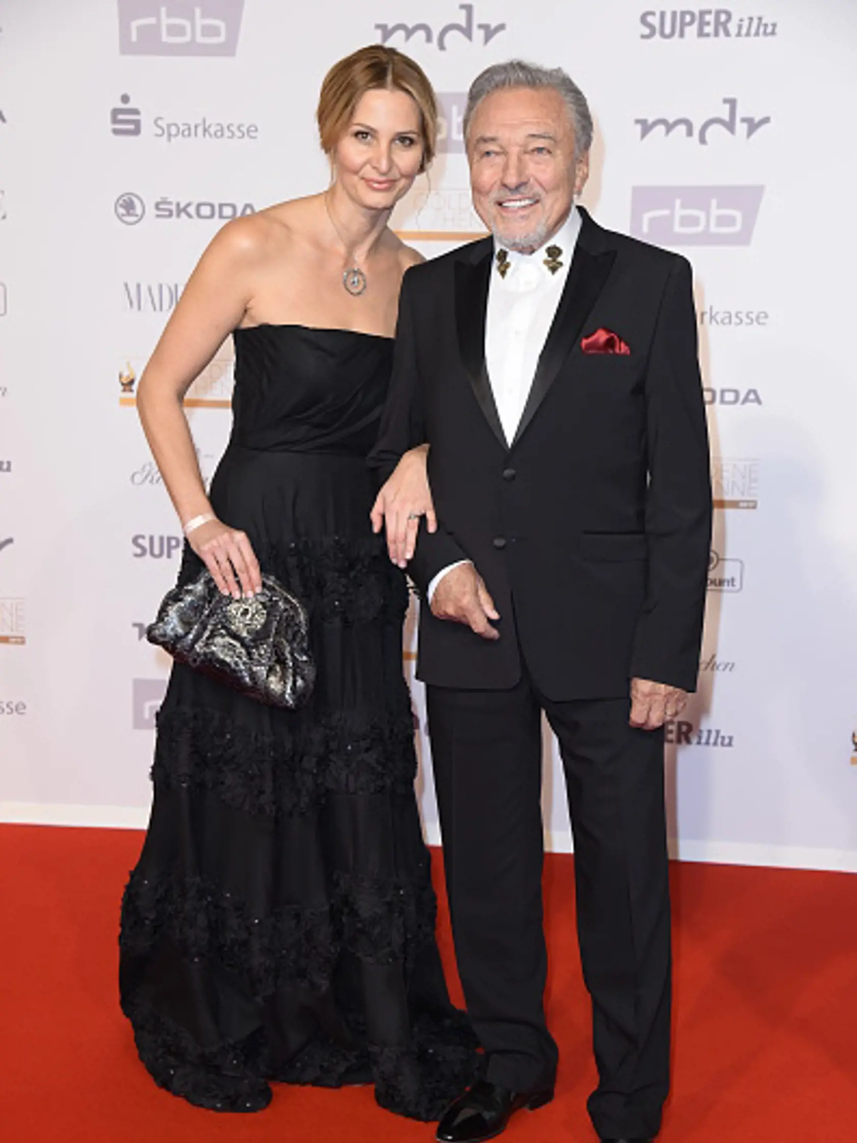 LEIPZIG, GERMANY - OCTOBER 13: Karel Gott and his wife Ivana Gottova attend the Goldene Henne on October 13, 2017 in Leipzig, Germany. (Photo by Tristar Media/WireImage)