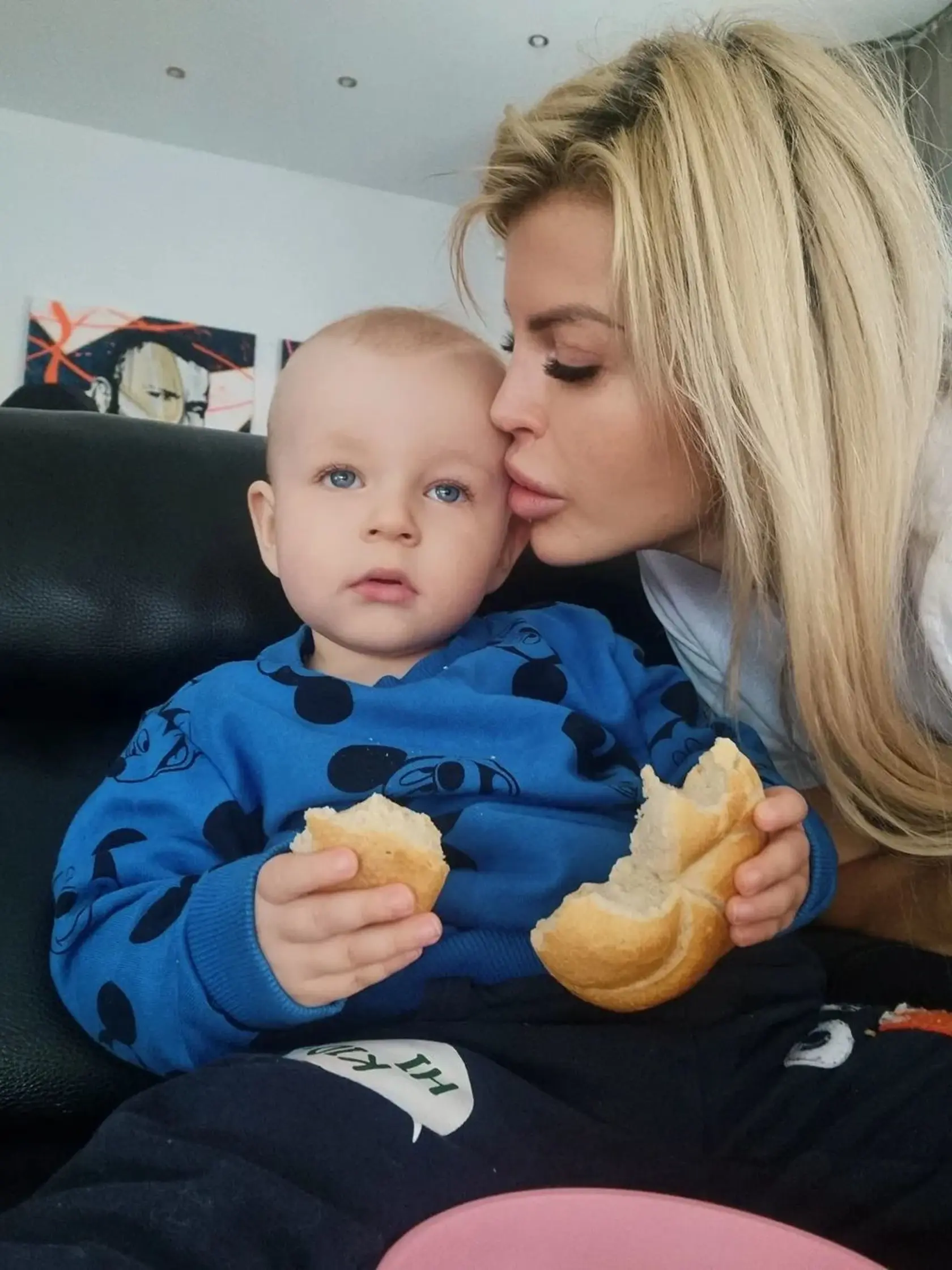 Lela s najmladším synčekom.