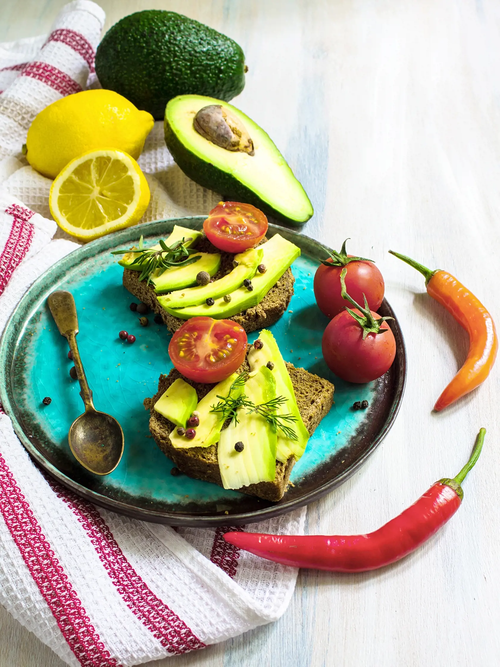 Bruschetta,With,Tomato,,Avocado,,Chilli,Peper,And,Herbs