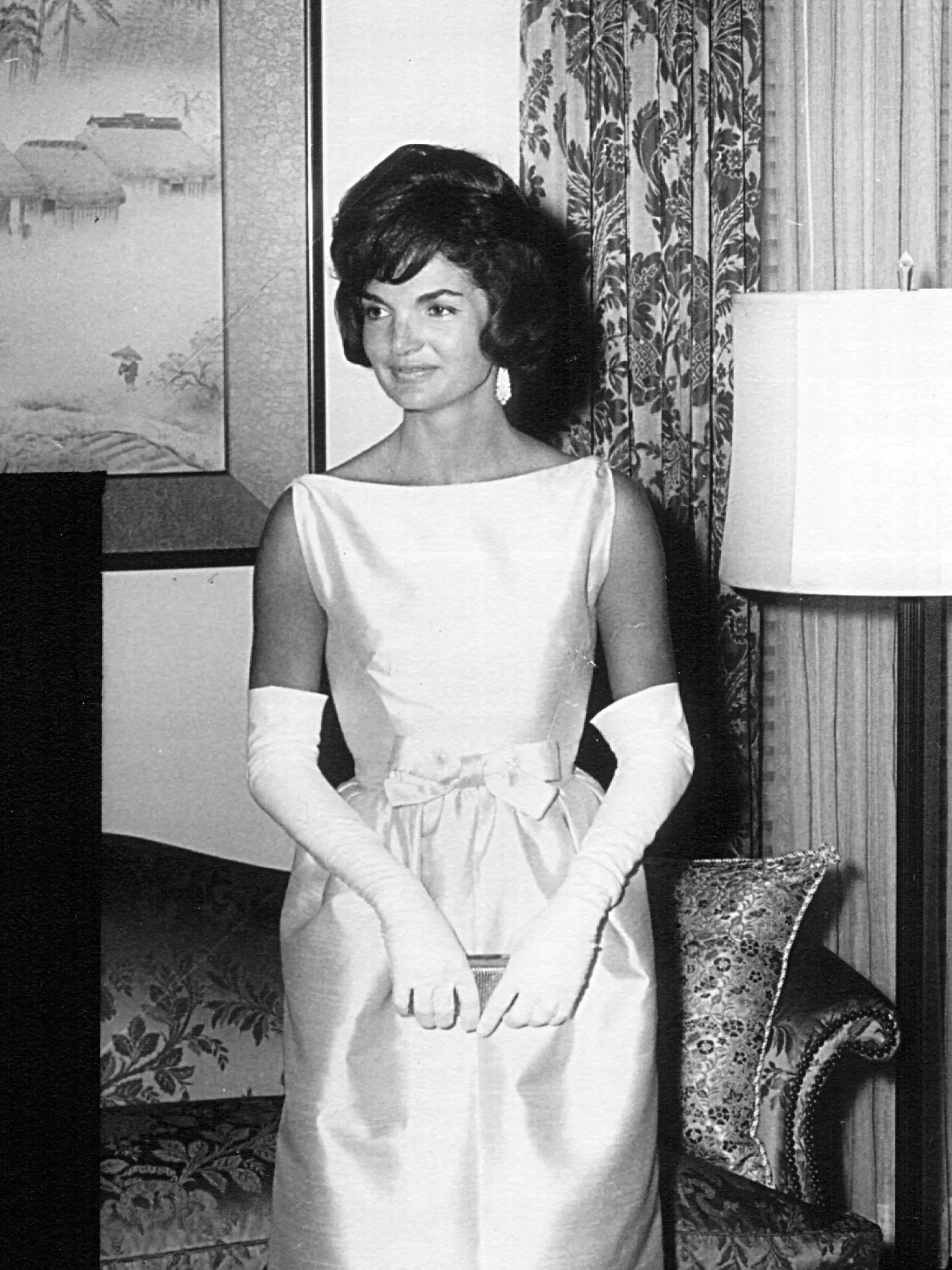 381257 06: First Lady Jackie Kennedy attends a White House ceremony June 22, 1961 in Washington, DC. (Photo by National Archive/Newsmakers)