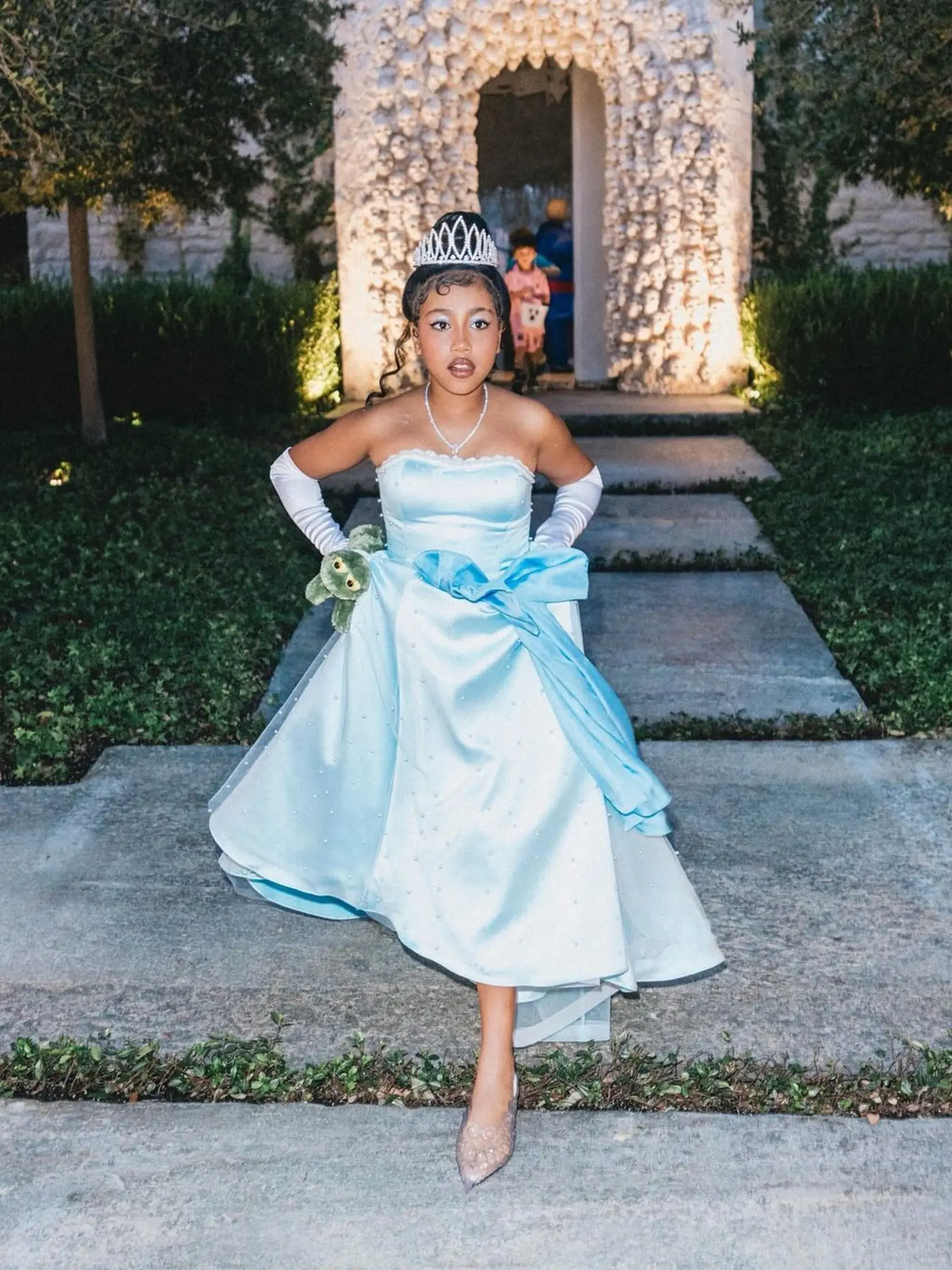North West vyzerá ako princezná.