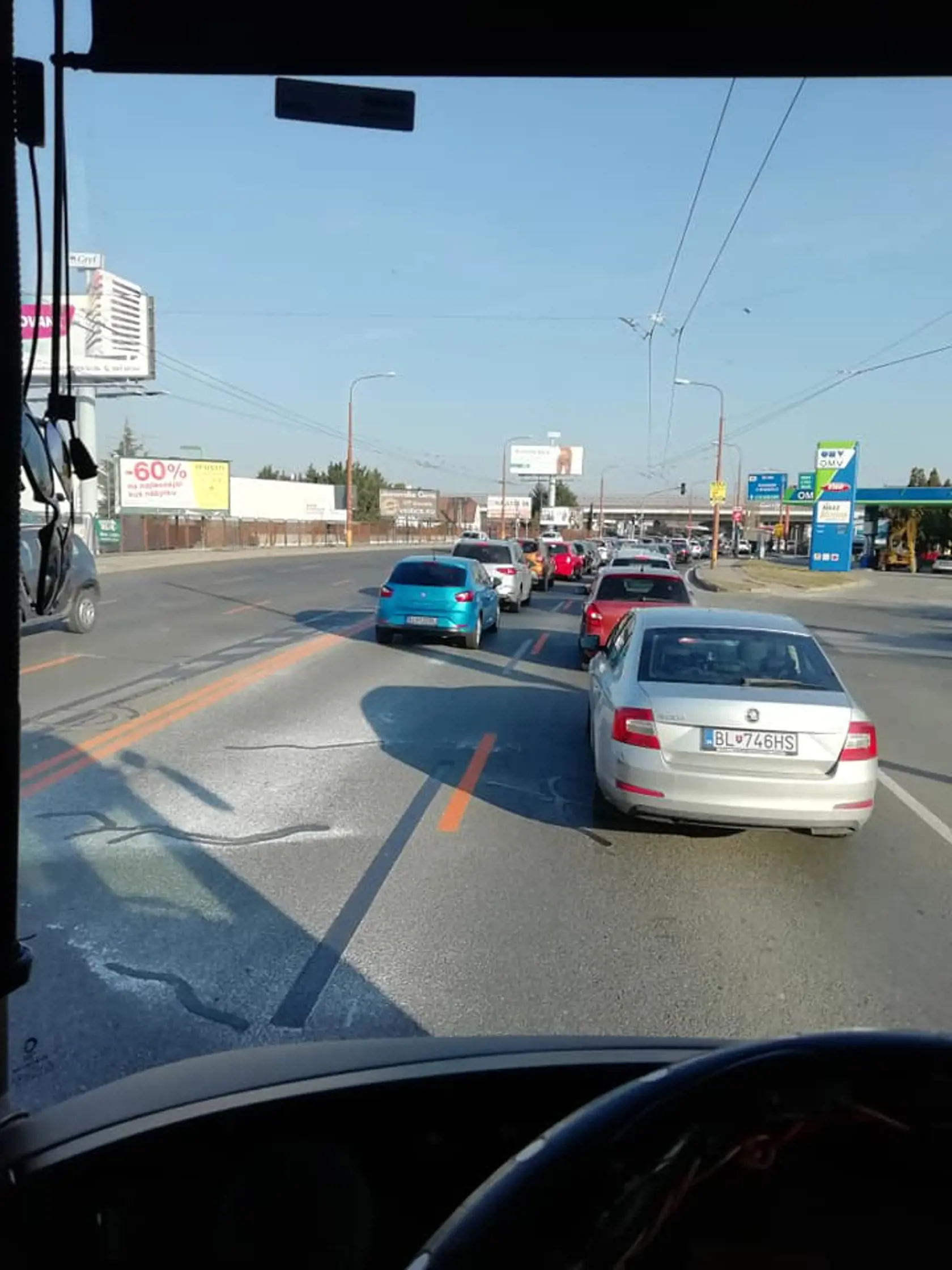 Vodiči jazdia v Bratislave aj v bus pruhoch.