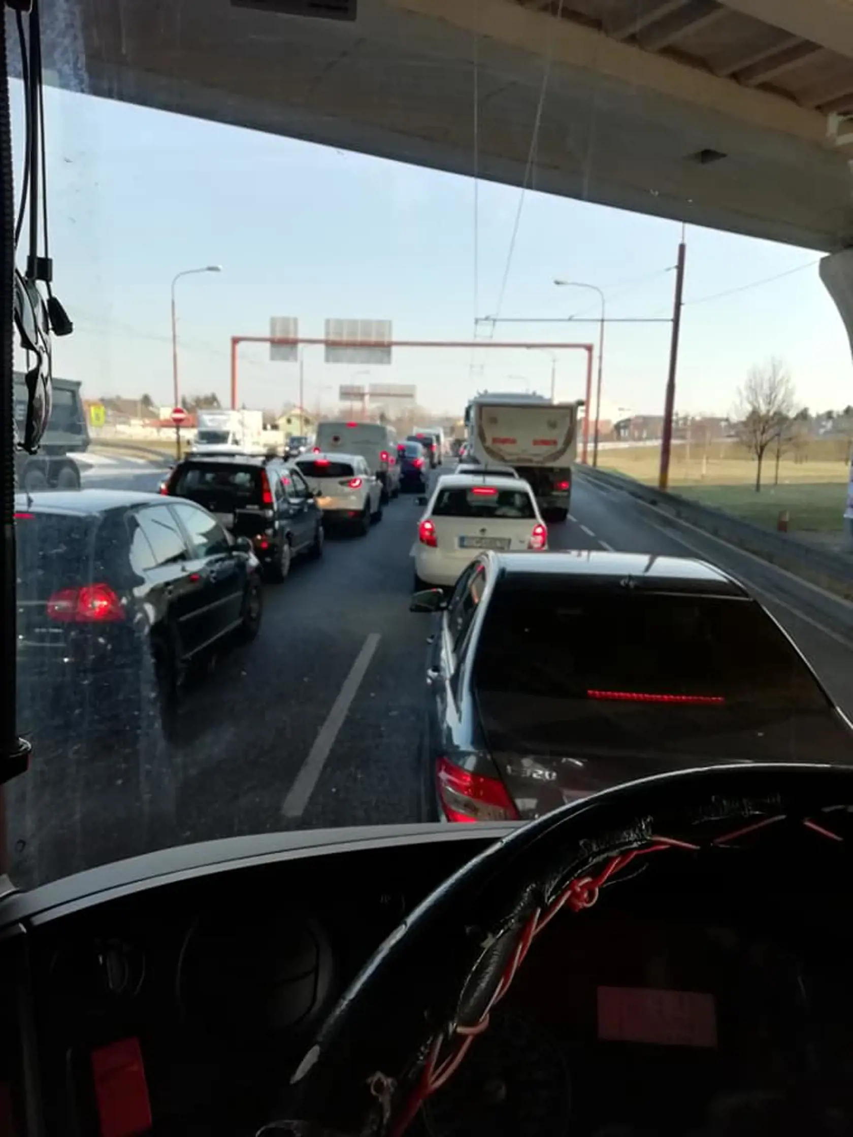 Vodiči jazdia v Bratislave aj v bus pruhoch.