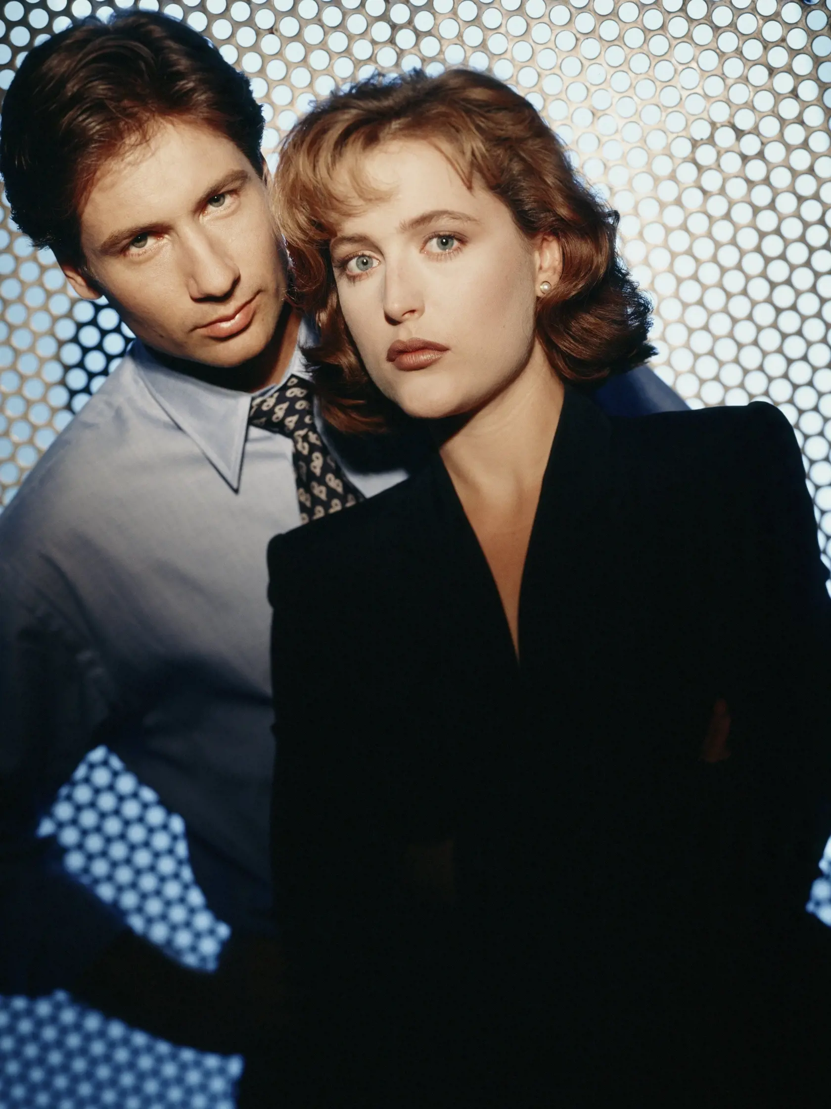 Gillian Anderson a David Duchovny v seriáli Akty X.