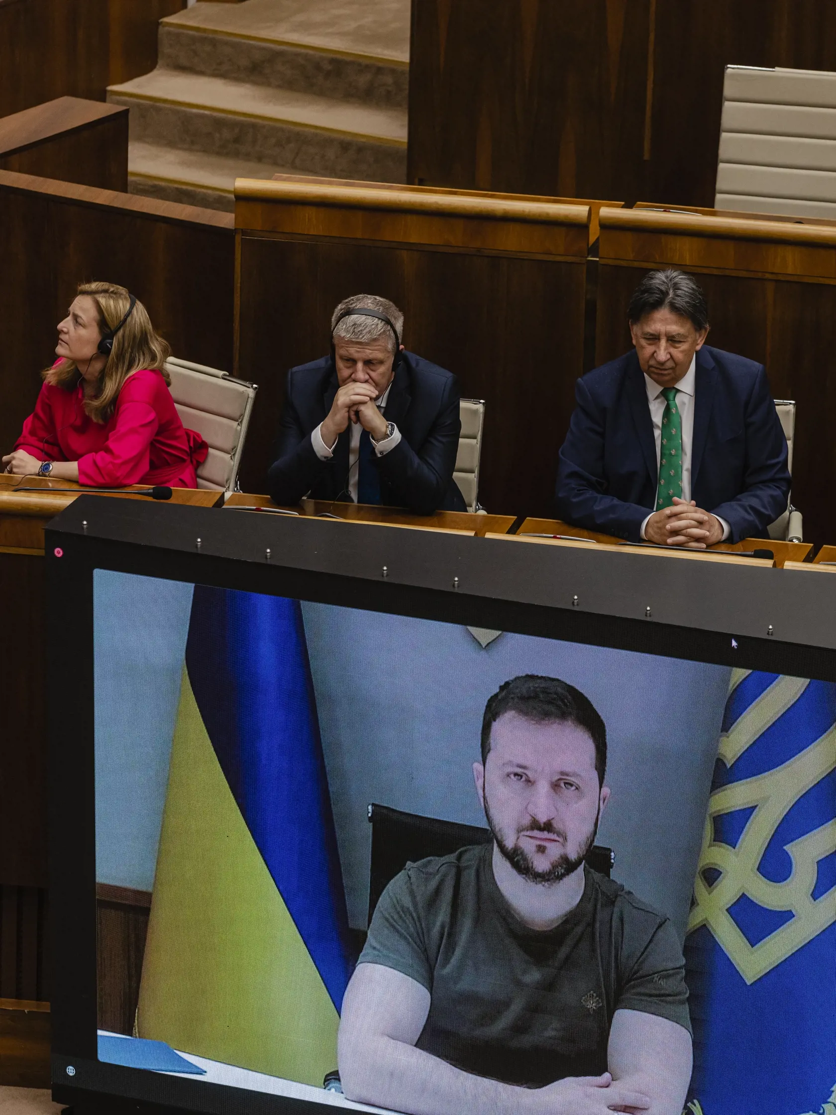 Prezident Ukrajiny Volodymyr Oleksandrovyč Zelenskyj sa prihovoril prostredníctvom telemostu poslancom Národnej rady Slovenskej republiky a členom Vlády Slovenskej republiky.