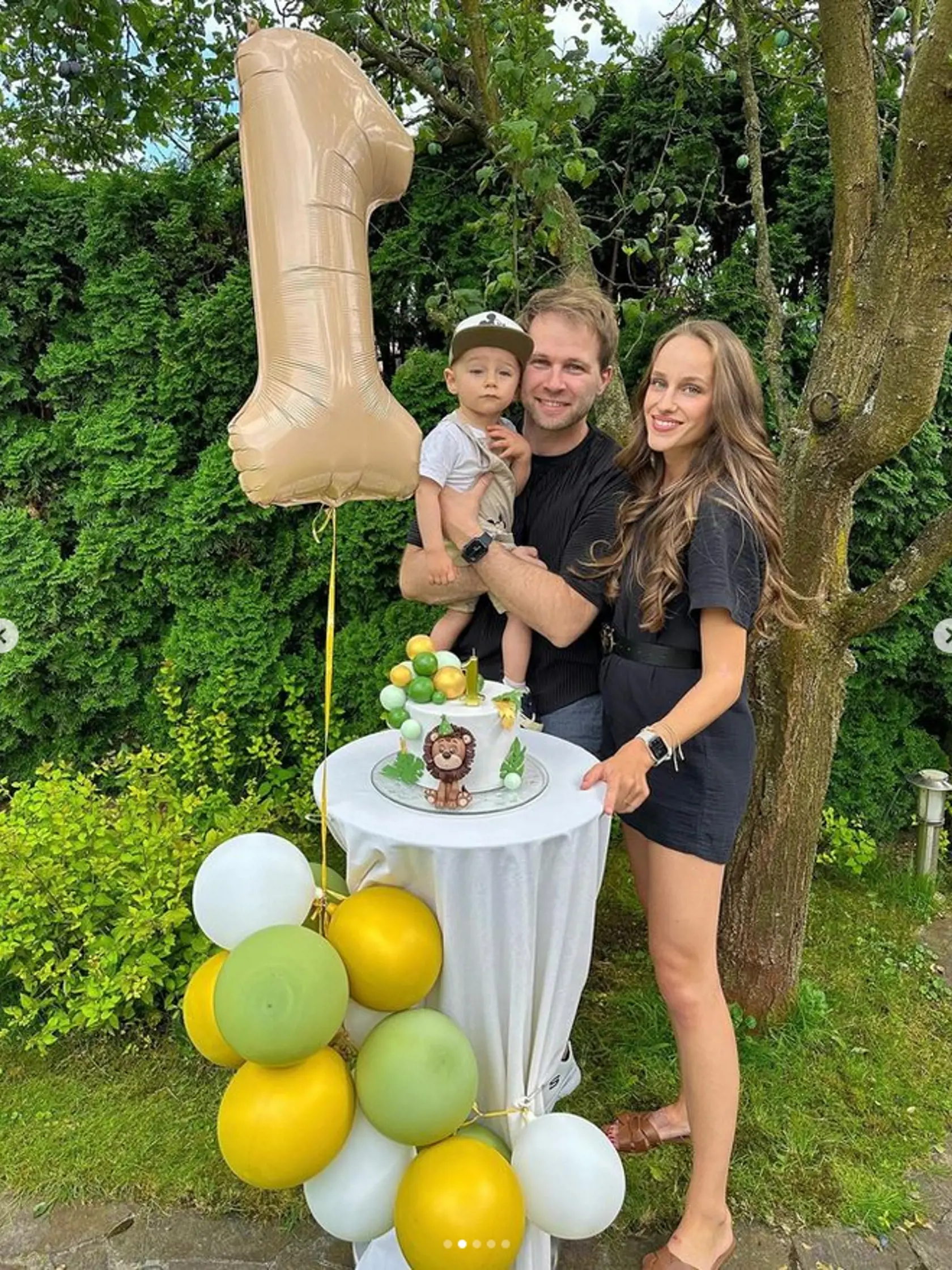 Rodinka Tomáša Bezdedu sa rozrastie o ďalšieho malého človiečika.