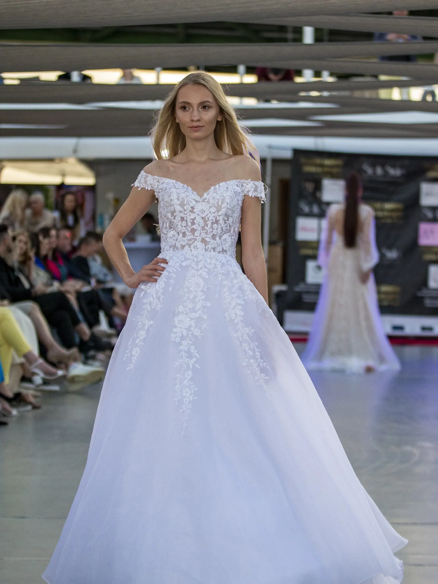 Módna prehliadka spojená s charitou “Prestige fashion event & charity” sa uskutočnila na lodi. 
