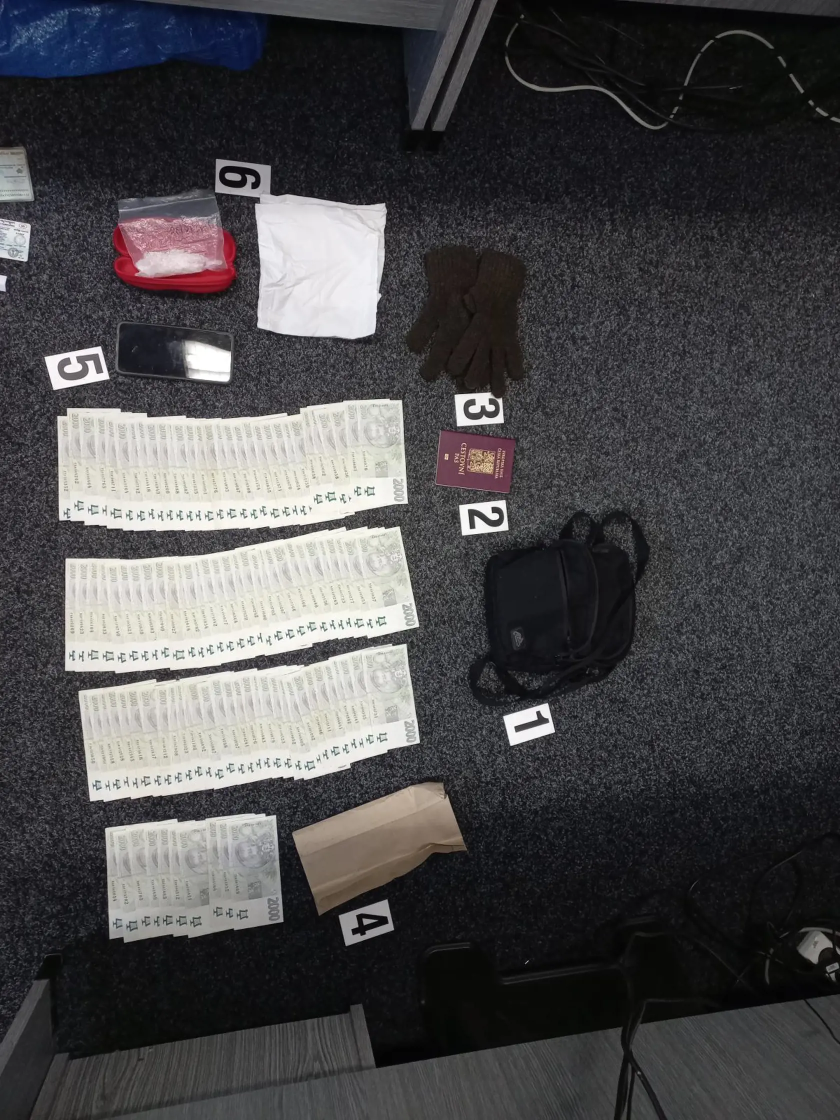 Česká polícia v týchto dňoch zaistila takmer sto kíl hašiša, kokaín a ďalšie drogy dovážané zo Slovenska