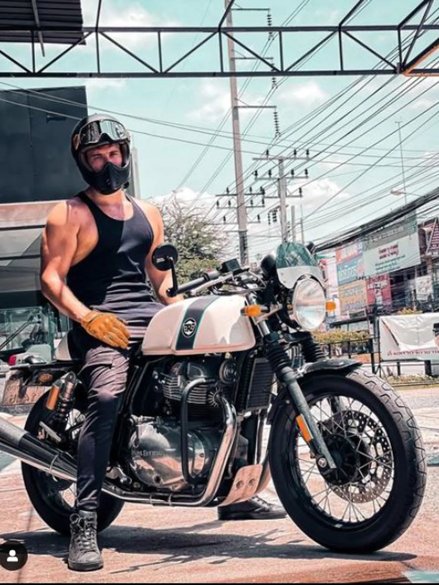 Tomáš miluje silné stroje. Motorky sú jeho vášeň.