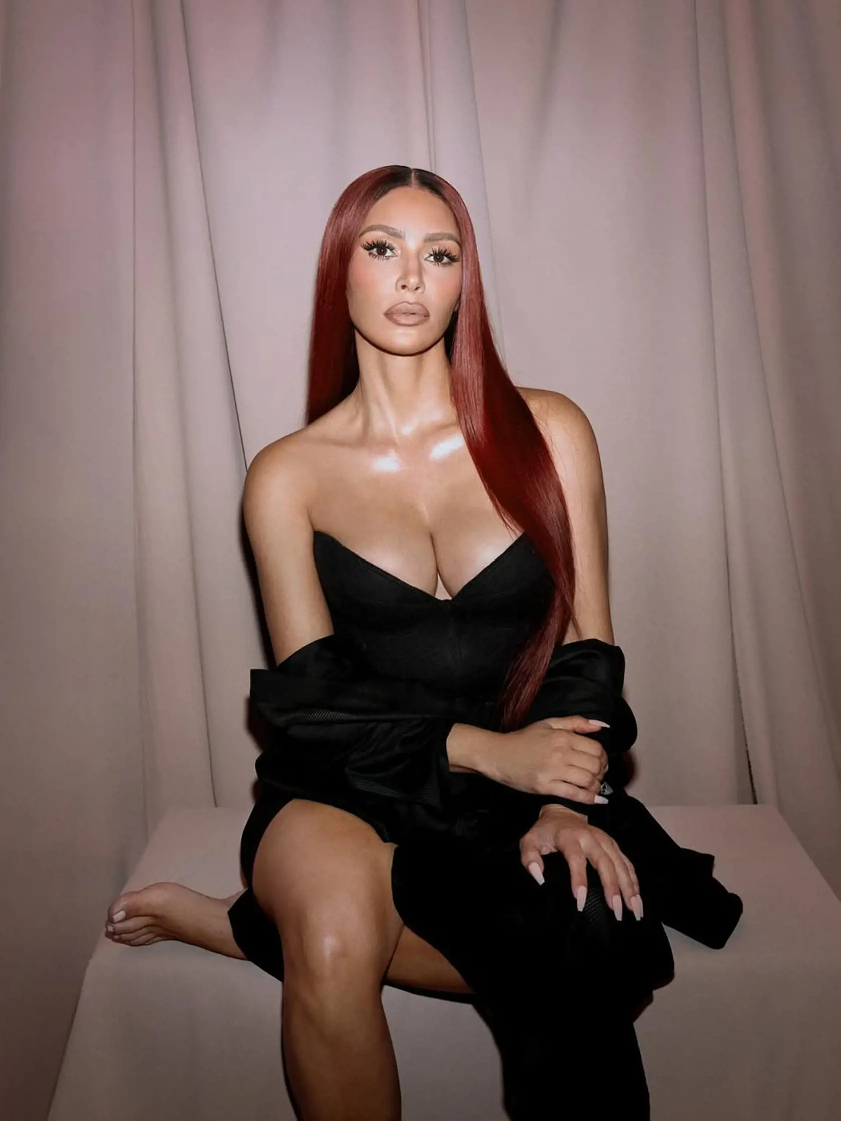 Kim Kardashian má značku SKKN BY KIM