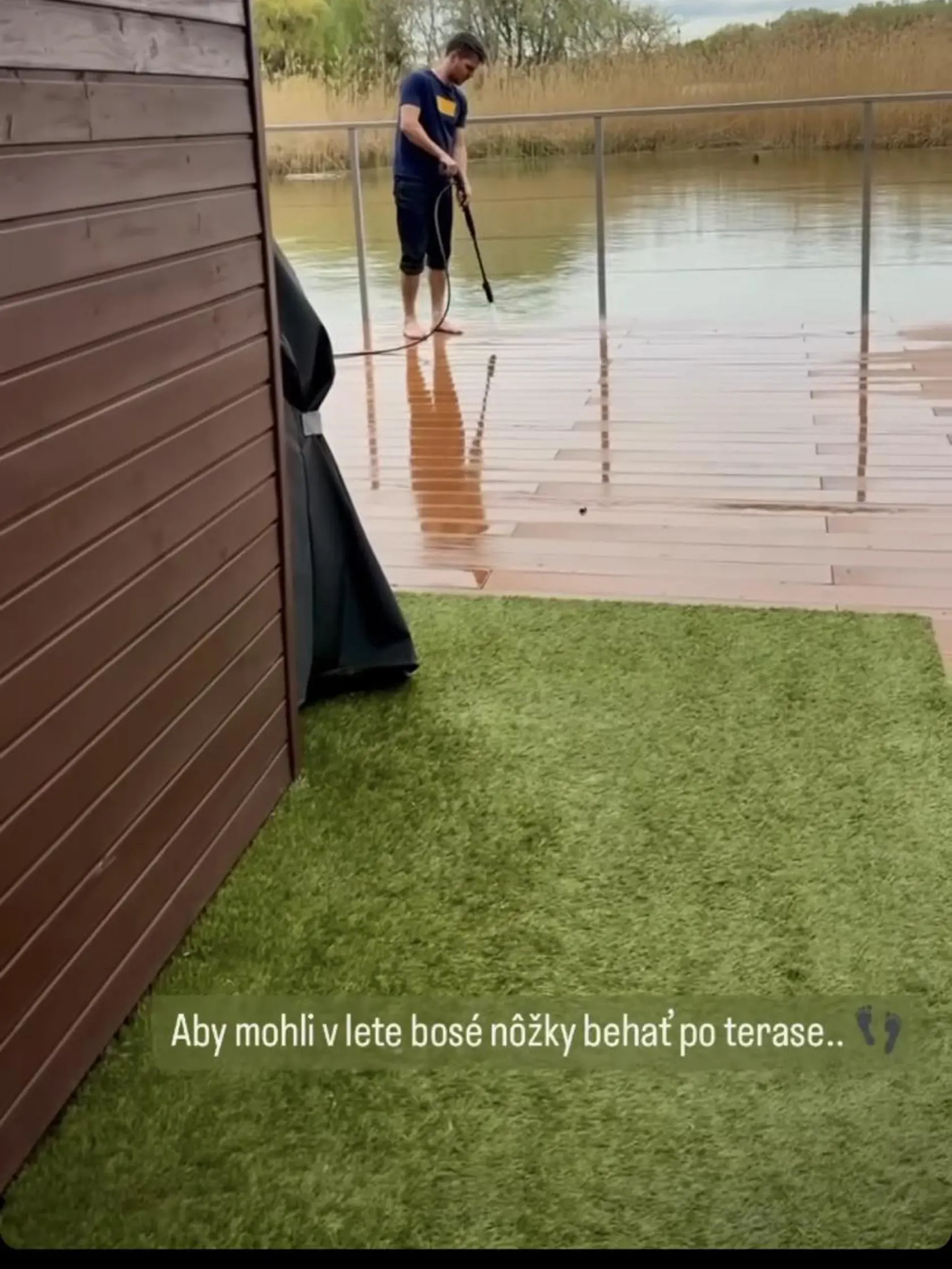 Monika Szabó Horváthová sa pochválila hausbótom.