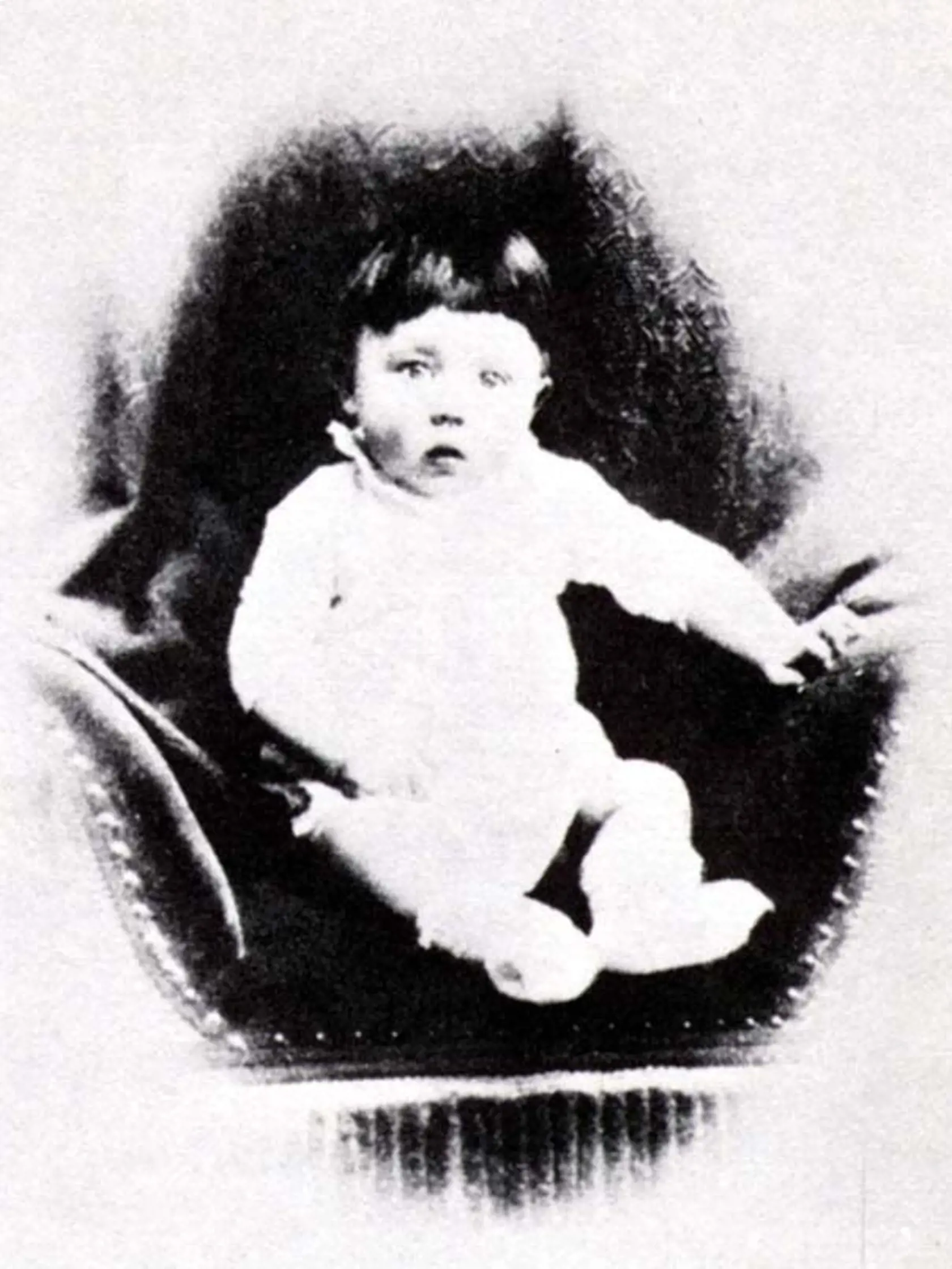 Hitler ako batoľa