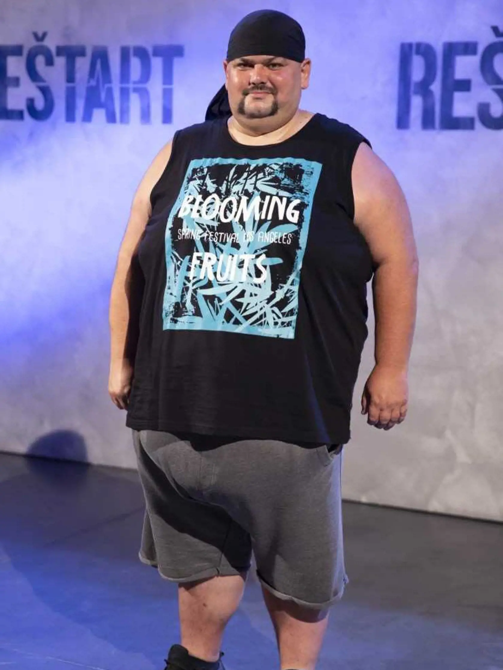 Michal na začiatku šou, keď mal 219 kíl.