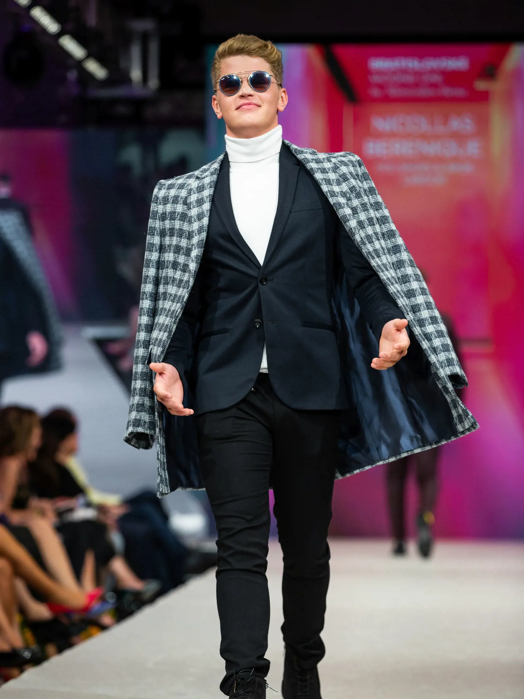 Oliver Oswald ako model na BMD