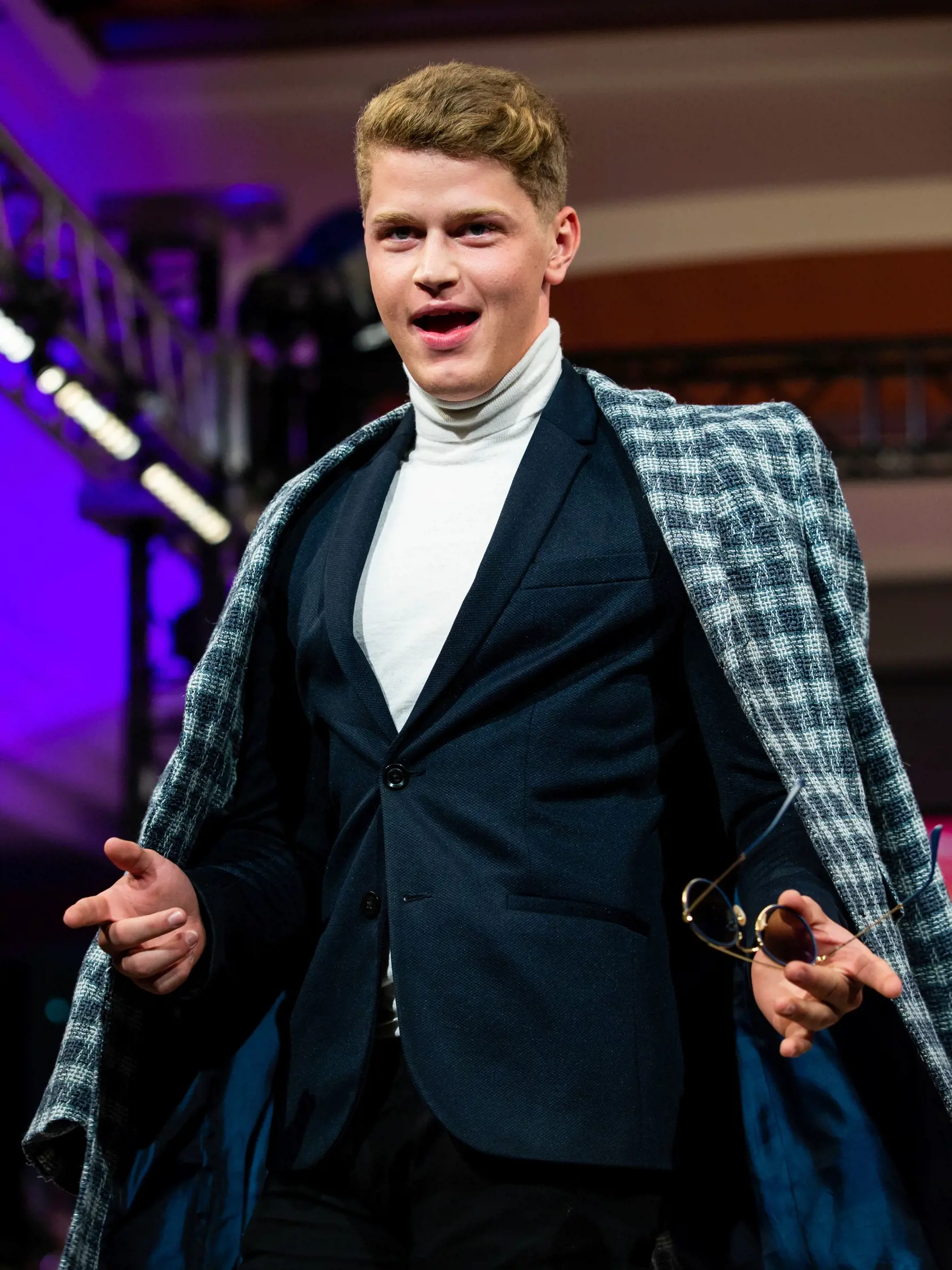 Oliver Oswald ako model na BMD