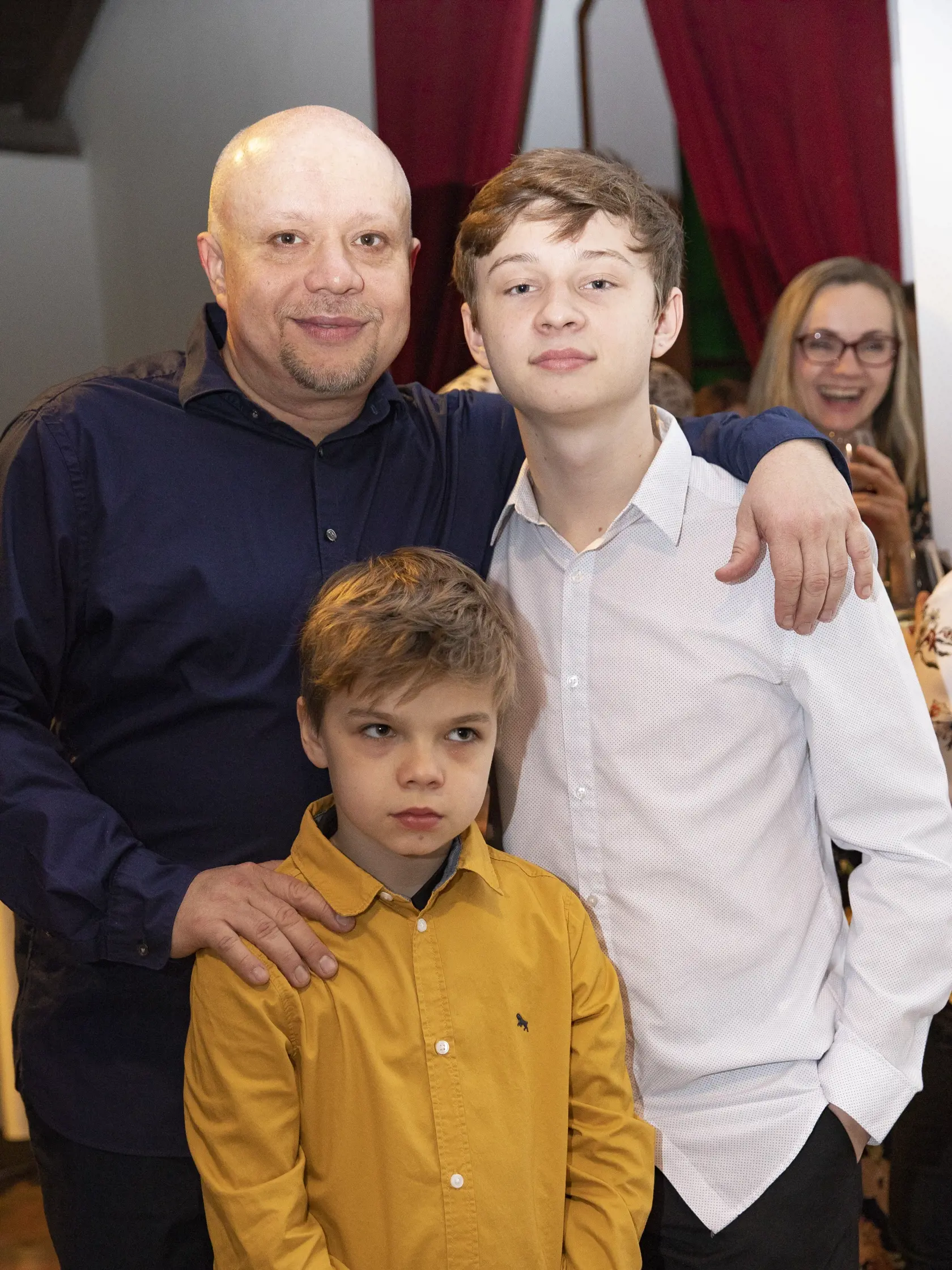 Herec Marián Labuda s deťmi.