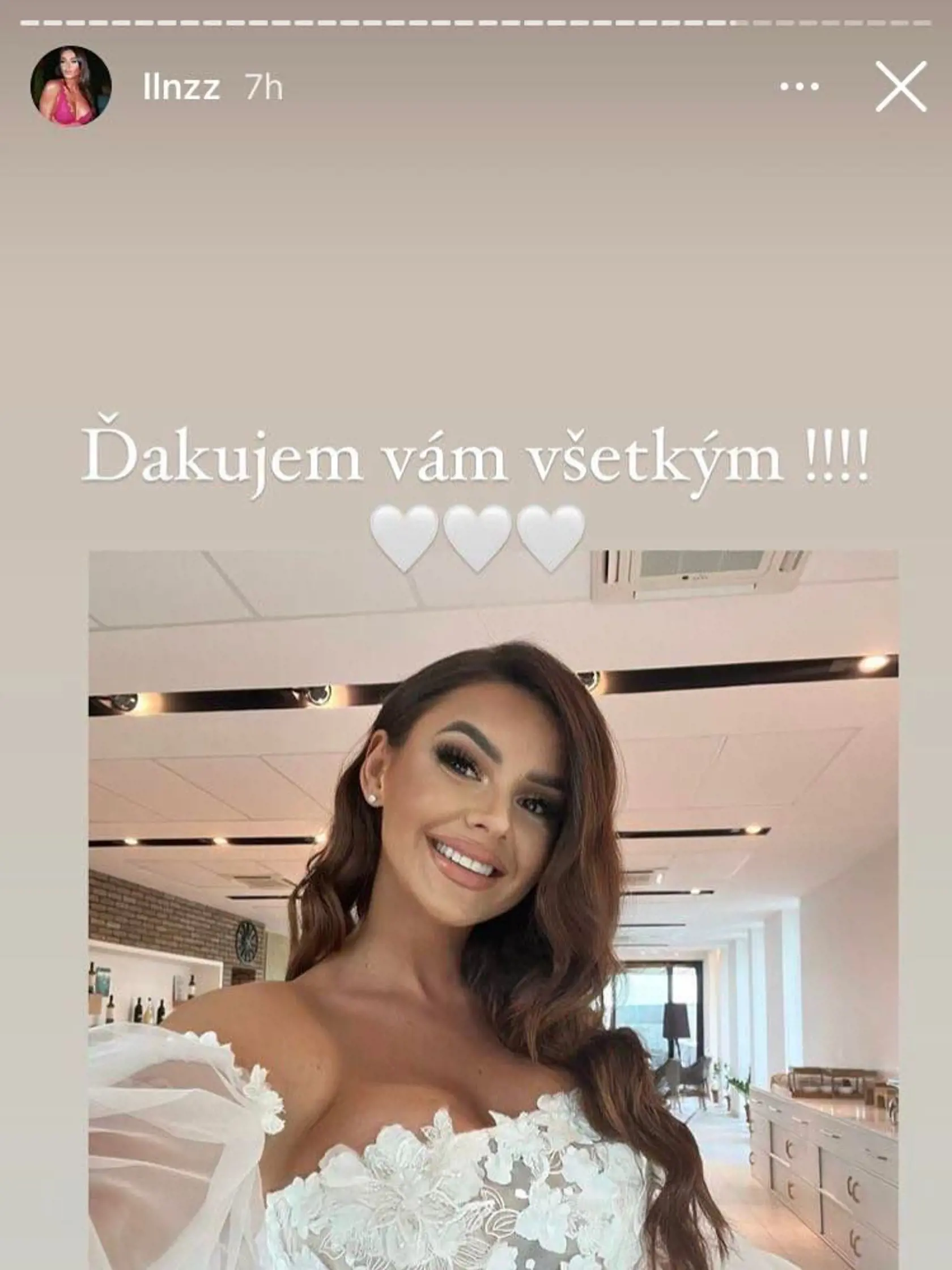 7. máj 2022: Exfarmárka a influencerka Lucia Gachulincová mala na sebe odvážne šaty.