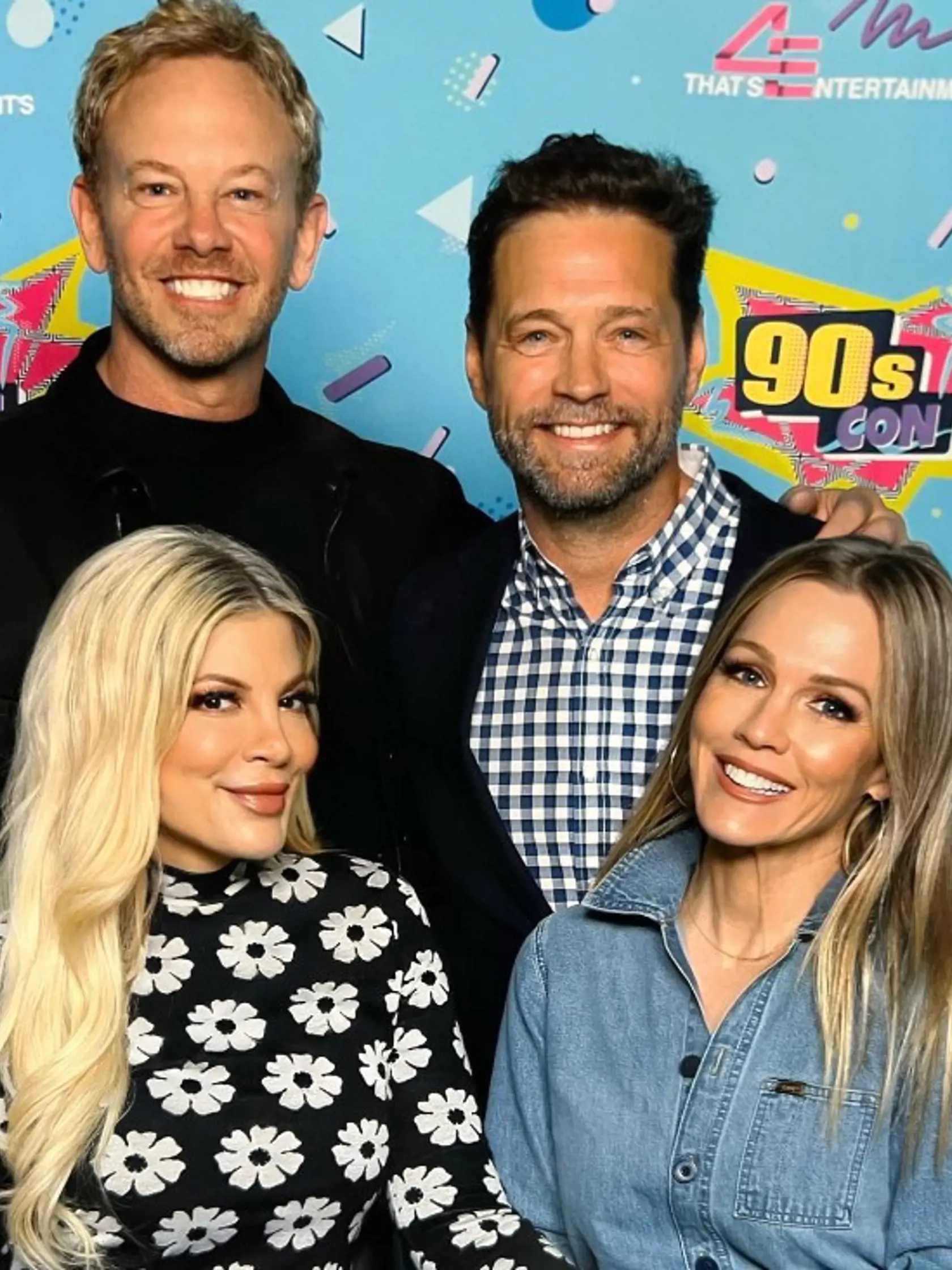 Tori Spelling s hereckými kolegami z Beverly Hills 90210.