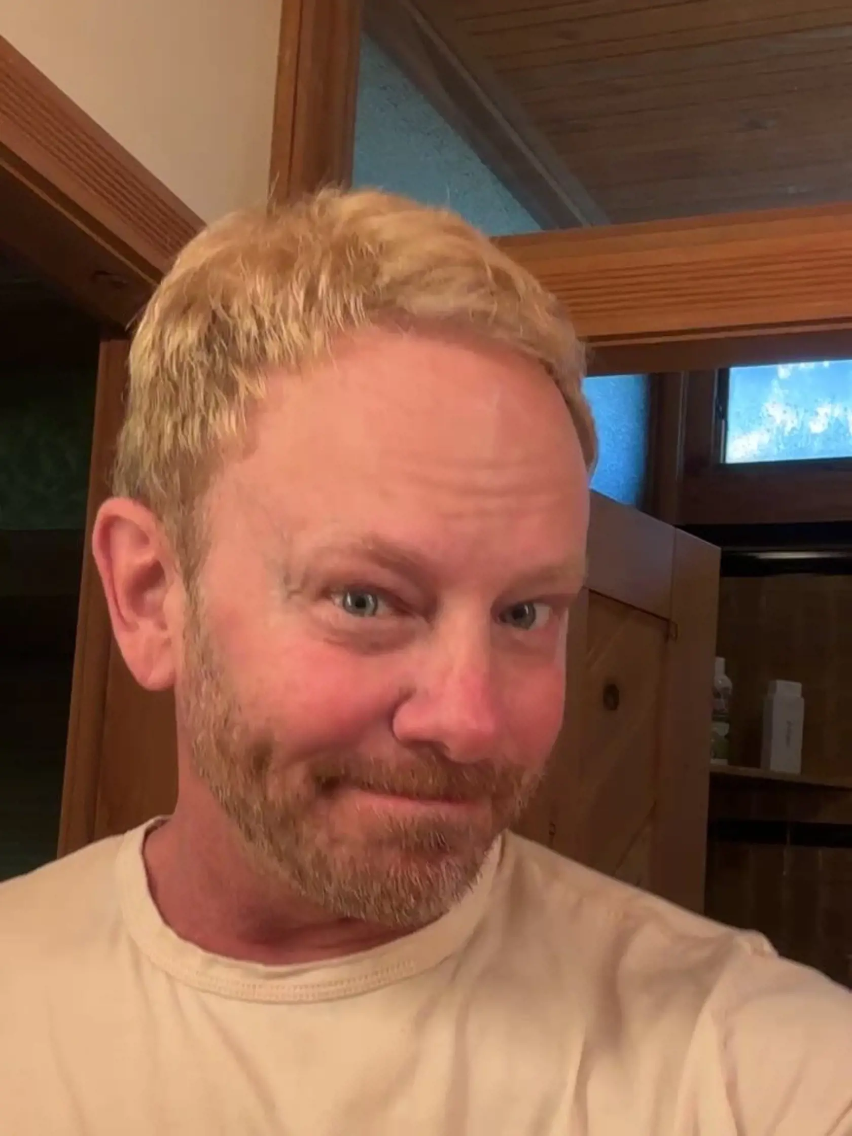 Ian Ziering oslávil 60 roko. Vôbec na to nevyzerá.
