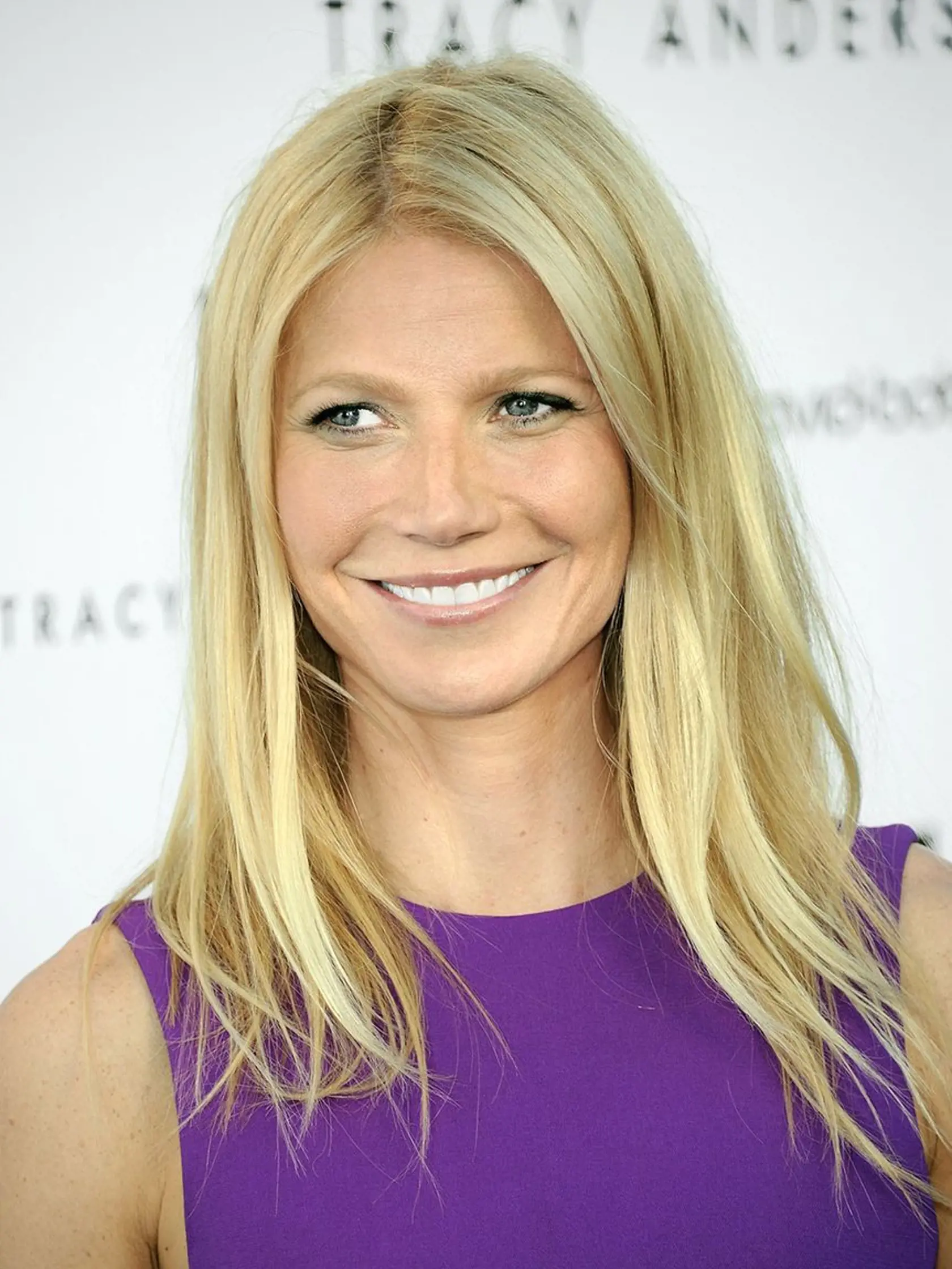 Gwyneth Paltrow (44)