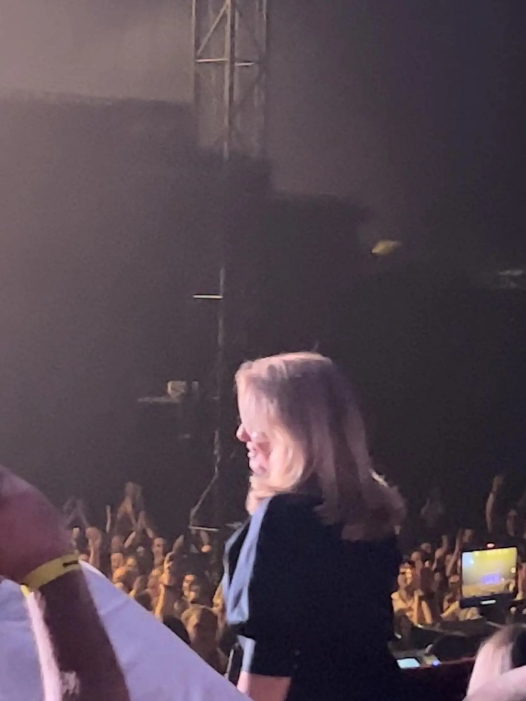 Apríl 2024: Koncert skupiny Para spojený s krstom ich nového albumu. V hľadisku sedela aj prezidentka SR Zuzana Čaputová. Tá si vyslúžila obrovský potlesk a poďakovanie.