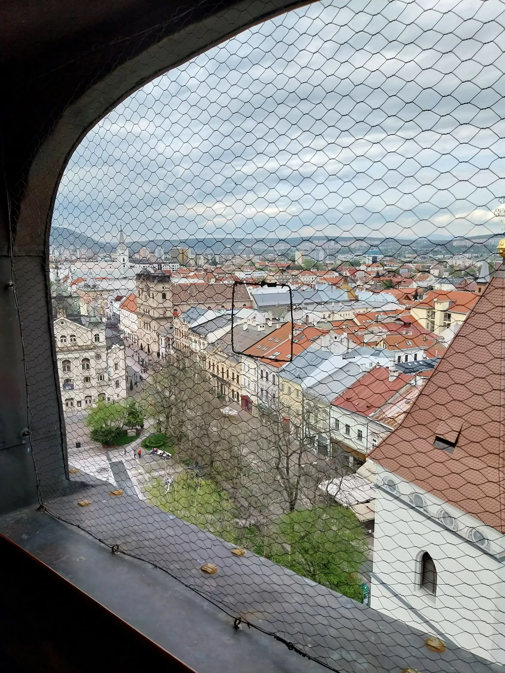 Anela sa pozrela na Košice z veže.