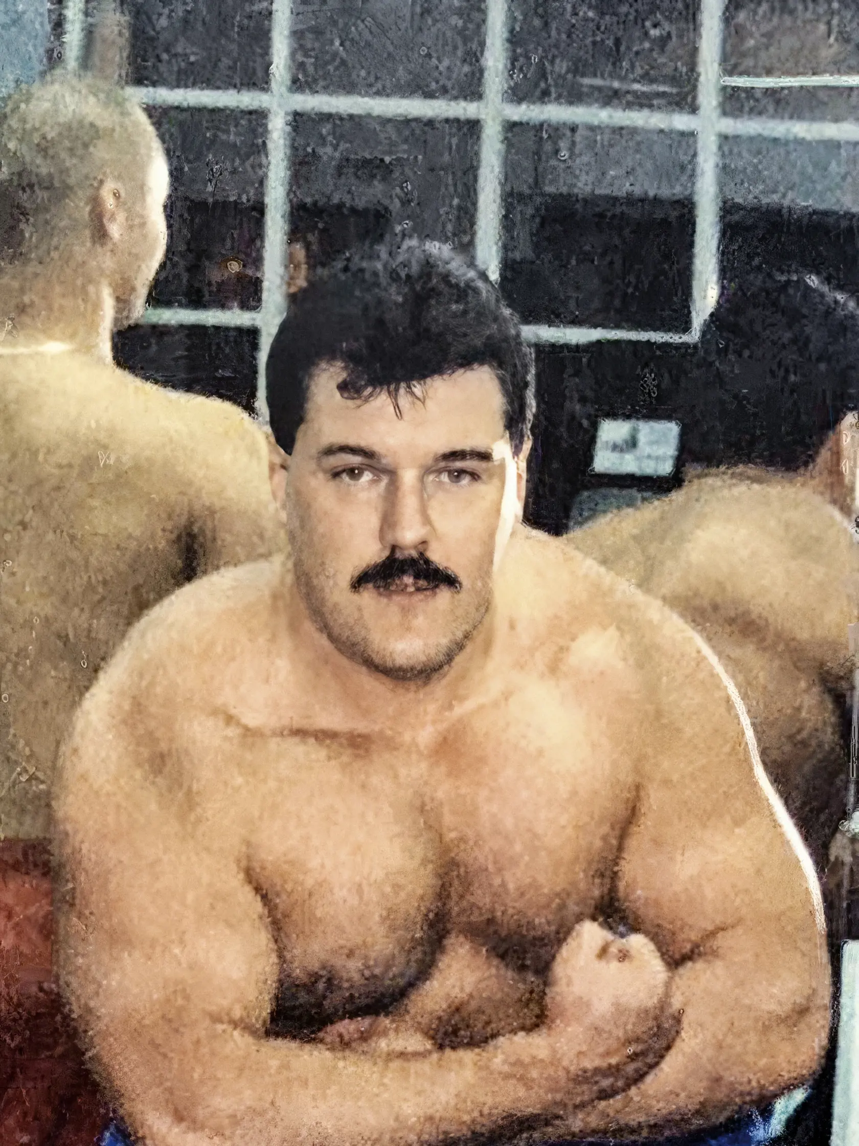 Narcis. Mafiánsky bos rád predvádzal svoje svaly.