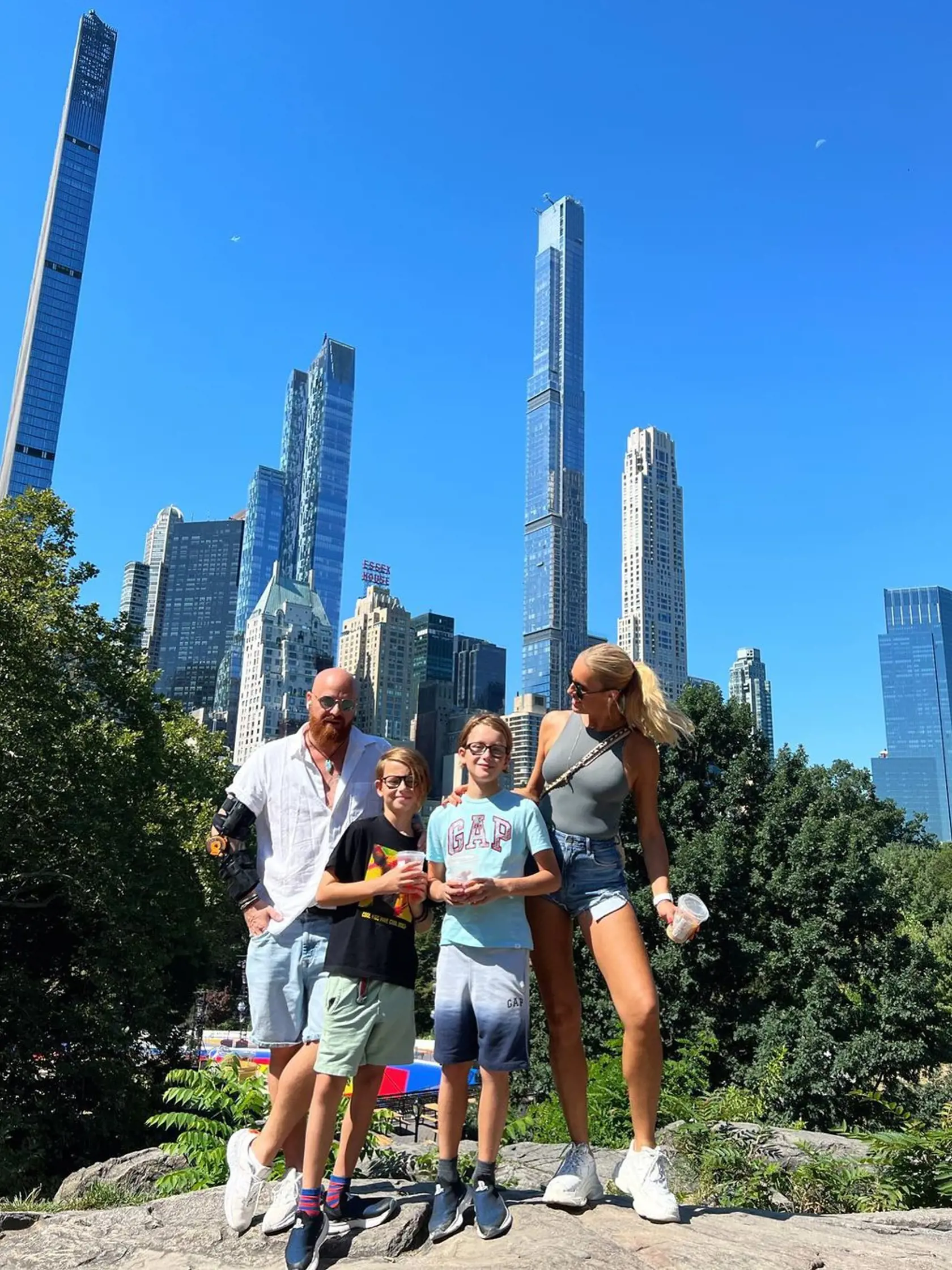 Simona Krainová s manželom a deťmi v New Yorku.