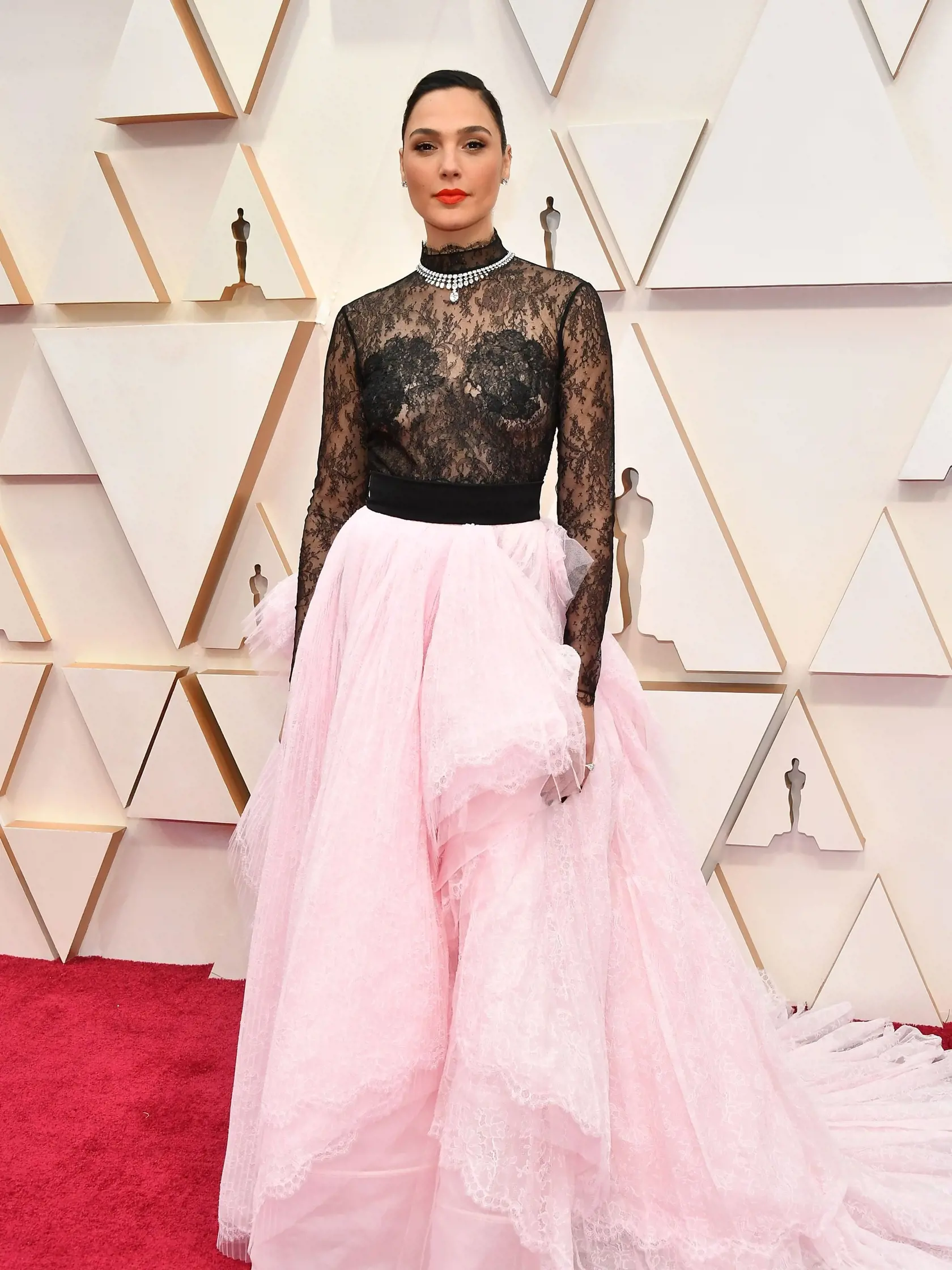Gal Gadot v šatách Givenchy.
