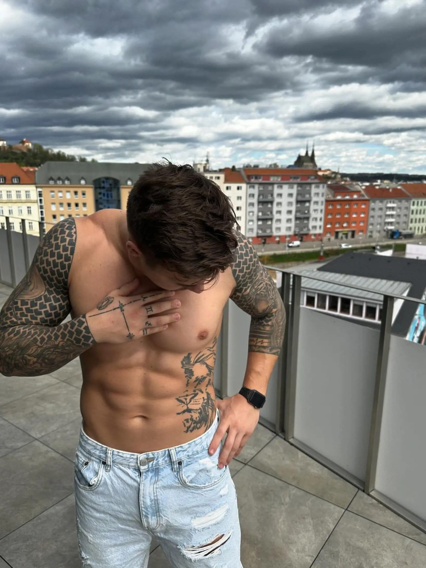 Kryštof Novák z Love Island podstúpil plastiku pŕs.