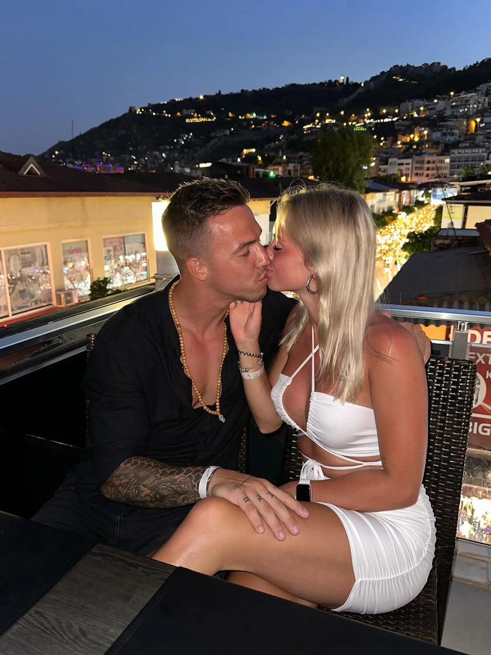 Kryštof Novák z Love Island s priateľkou Denisou.