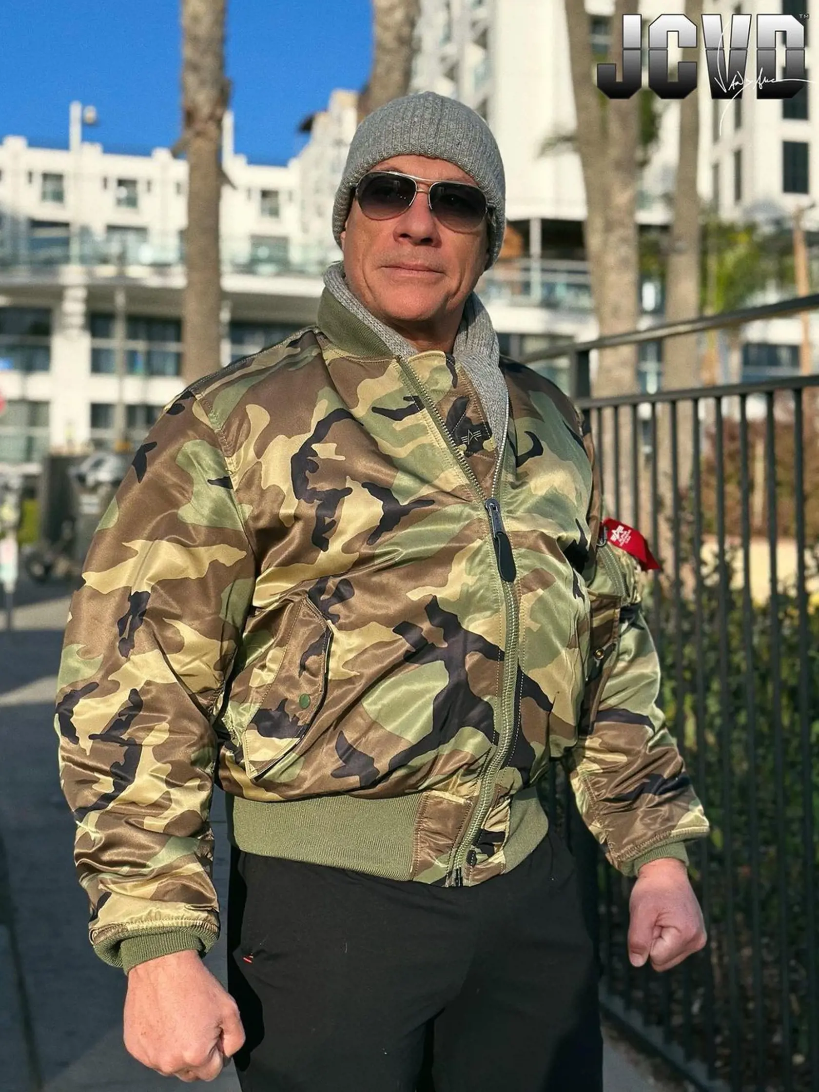 V Los Angeles. Fanúšikovia mu pochválili bundu, ktorú si dal.