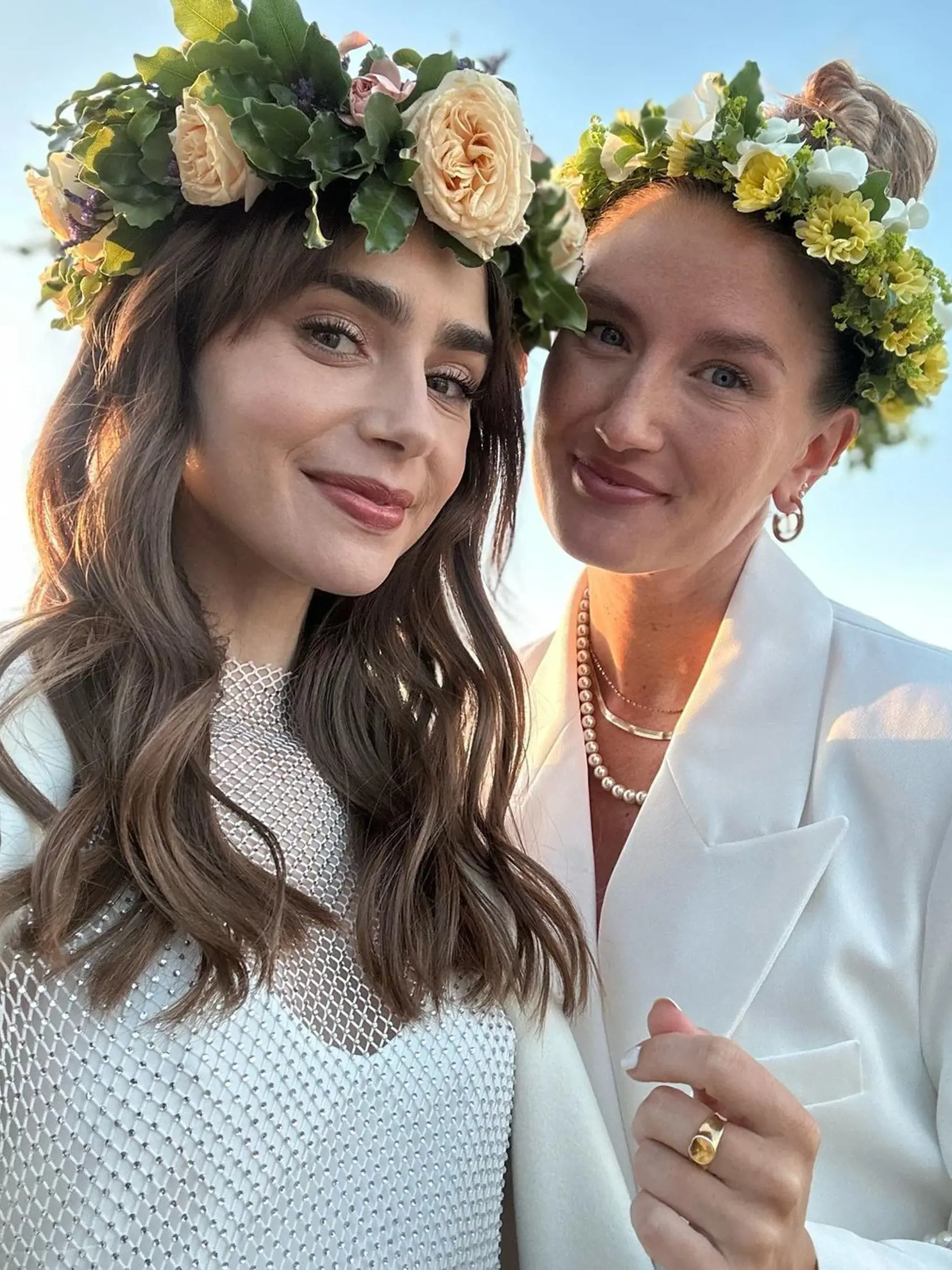 Emily in Paris alias Lily Collins so svojimi najvzácnejšími osobami