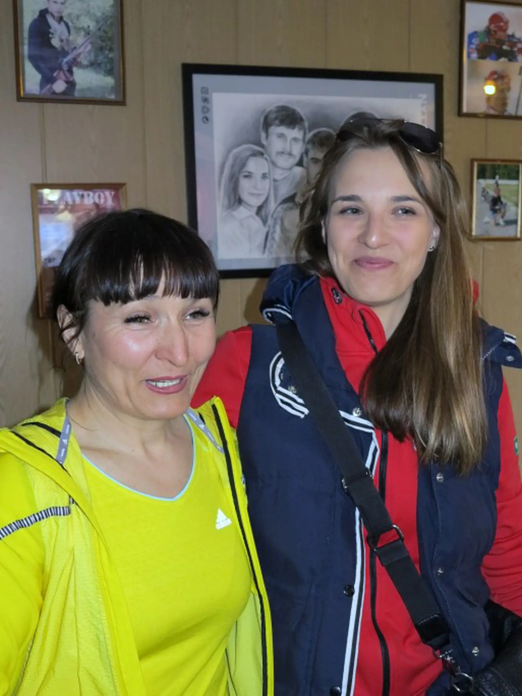 Nastina sestra s mamou.