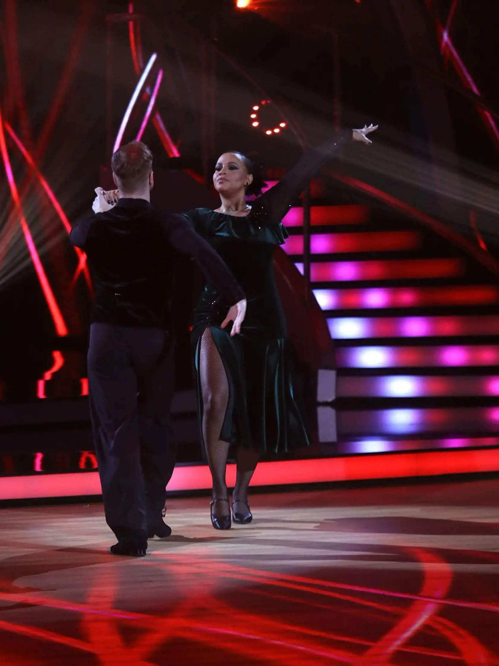 4. kolo Let's Dance: Speváčka Tina počas svojho vystúpenia. Tango jej naozaj vyšlo.