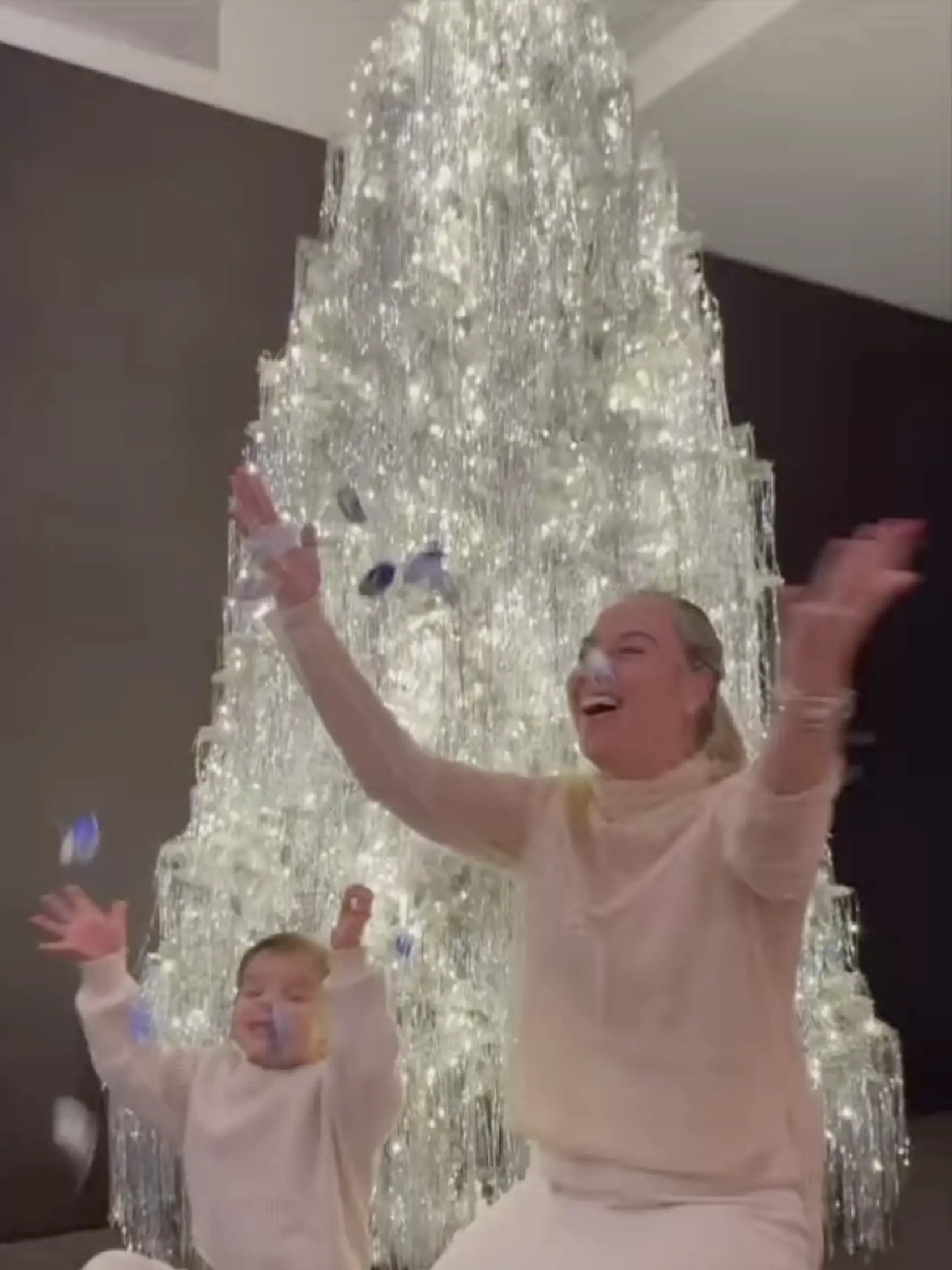 Dominika Cibulkova sa aj s rodinou poriadne tešia z nového stromčeka