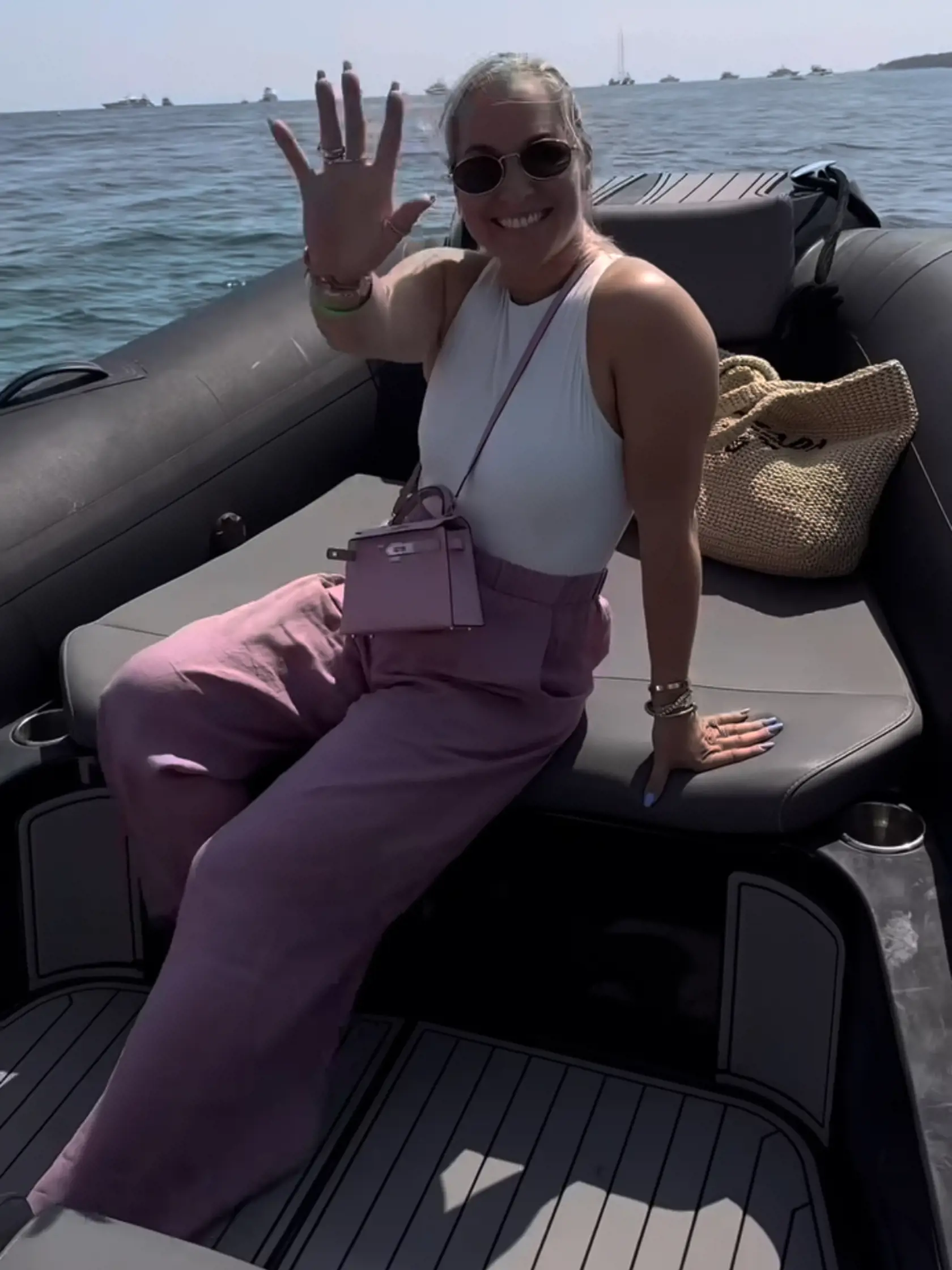 Dominika Cibulková si v Cannes užila aj plavbu člnom do luxusnej reštaurácie. Peňaženka musela veru zaplakať.