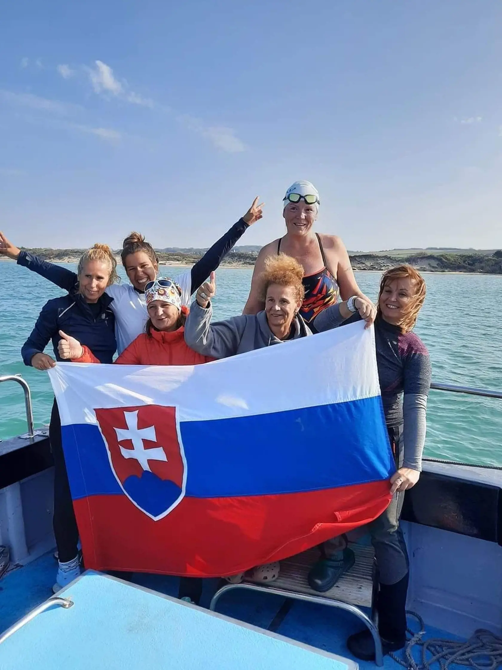 Minulý rok Soňa Rebrová preplávala kanál La Manche: Úspešné slovenské sexteto preplávalo kanál za 12 hodín a 40 minút.
