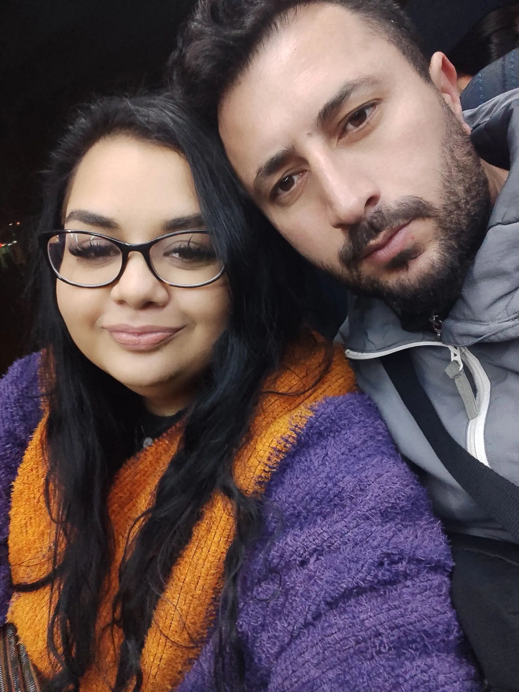 Janka so svojim terajším tureckým manželom Özgürom (32). Napriek tomu svojmu exmanželovi pomáhala aj spolu s manželom.
