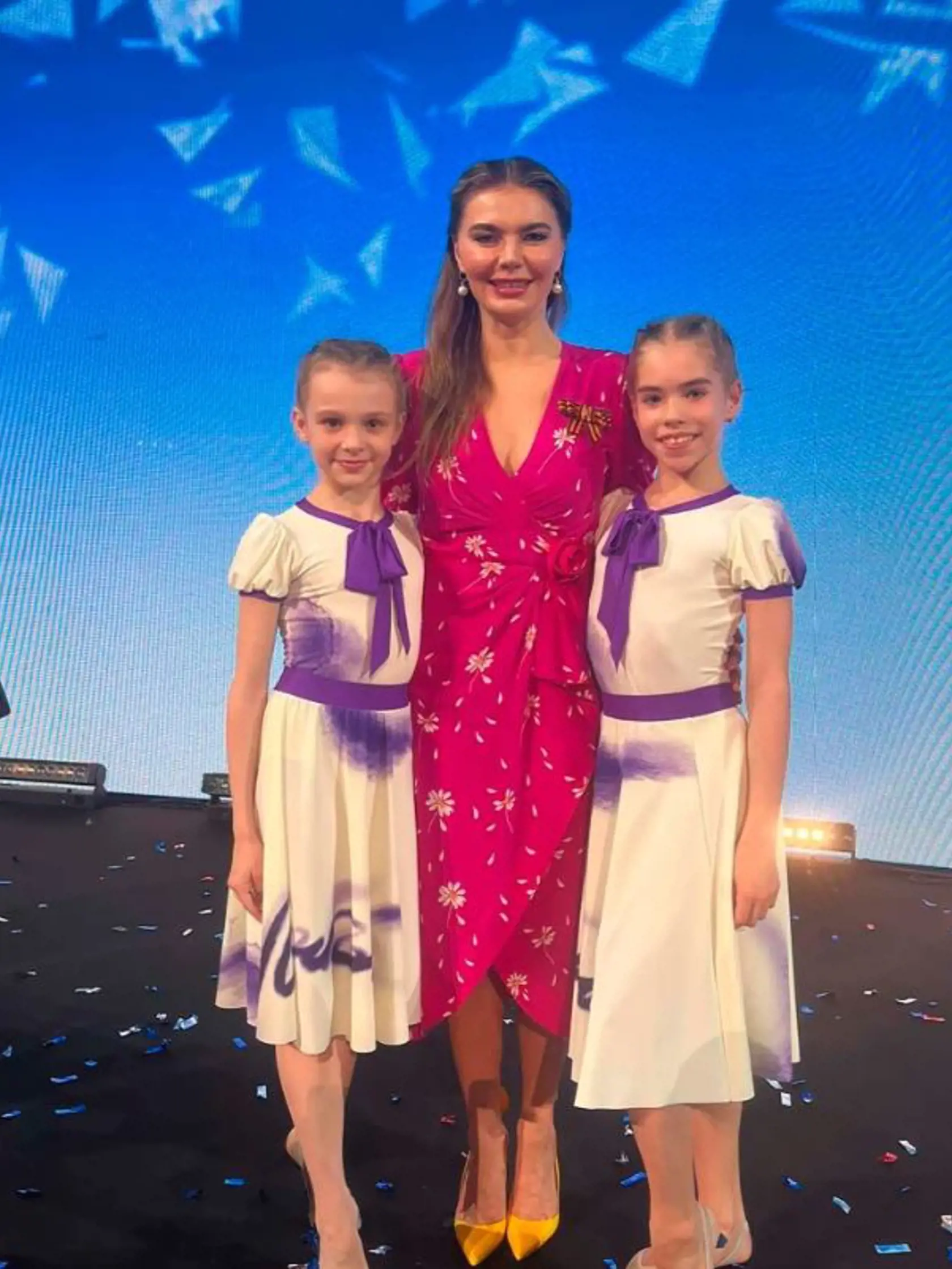 Alina Kabajevová mala na sebe ružové šaty od britskej návrhárky.