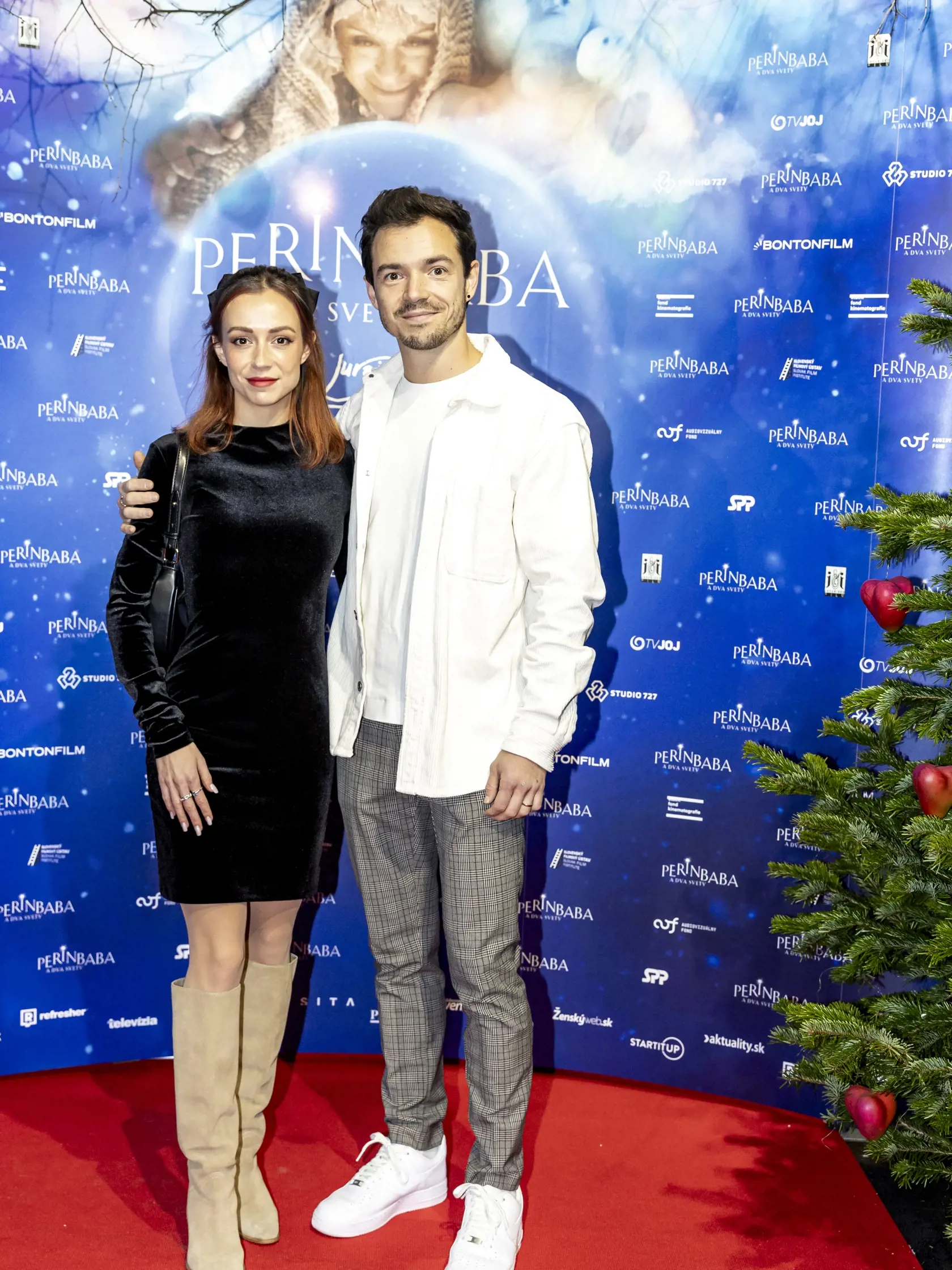 Premiéra filmu Perinbaba a Dva svety. Na snímke je Dávid Hartl. 