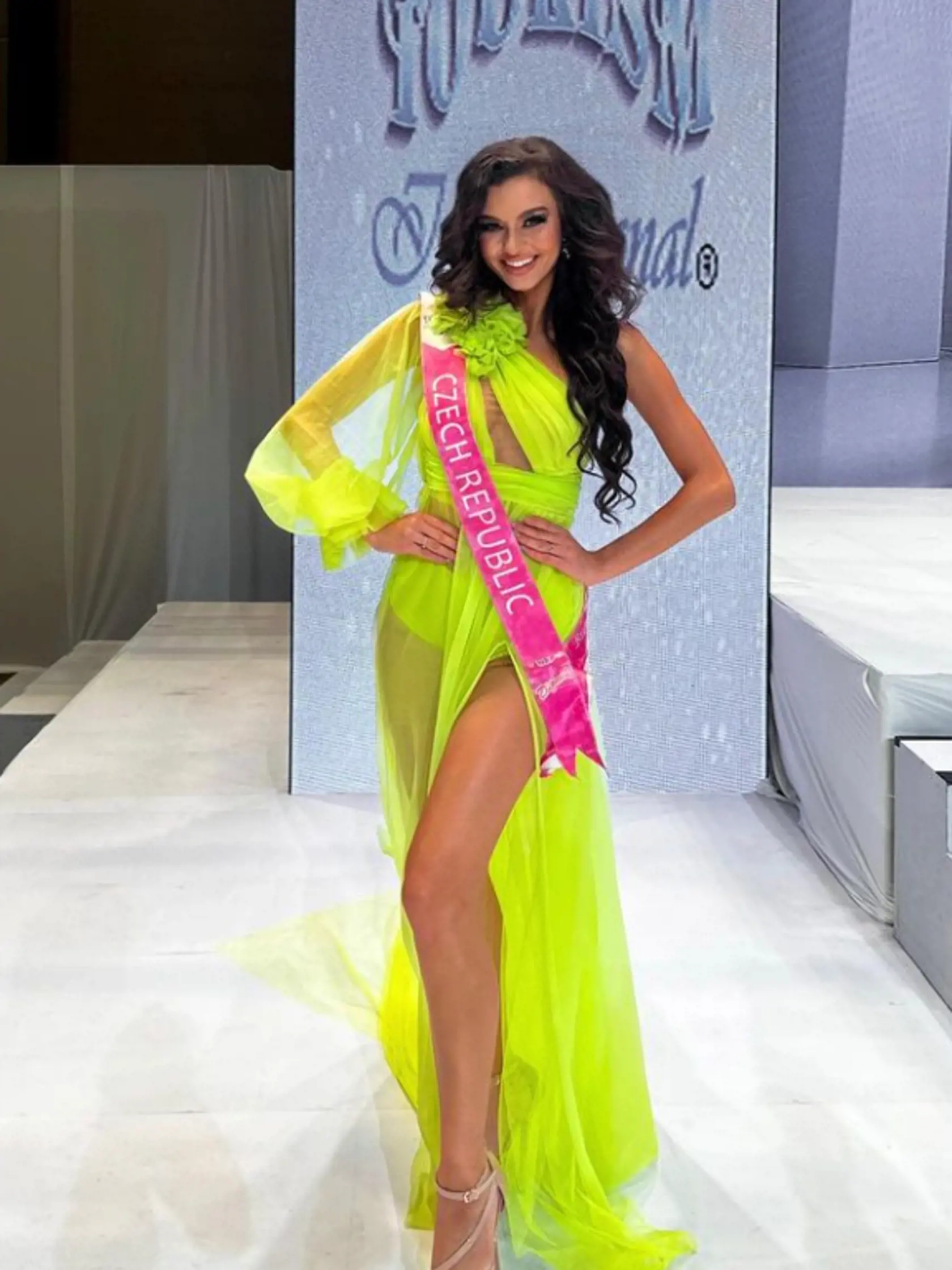 Julie súťažila v Českej Miss.