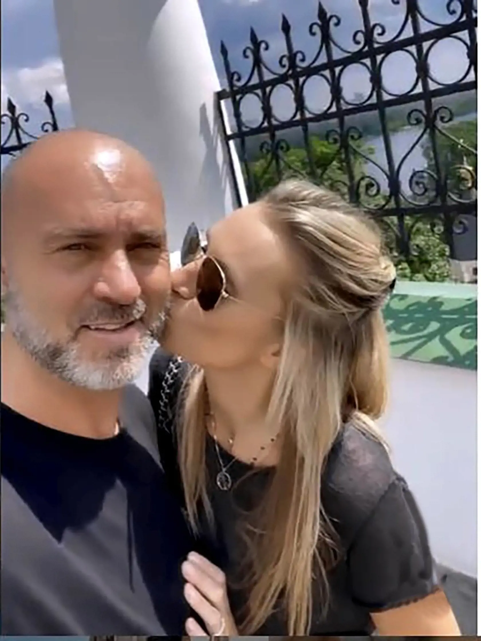 Andrea randí s bývalou Miss Adrianou Pospíšilovou.
