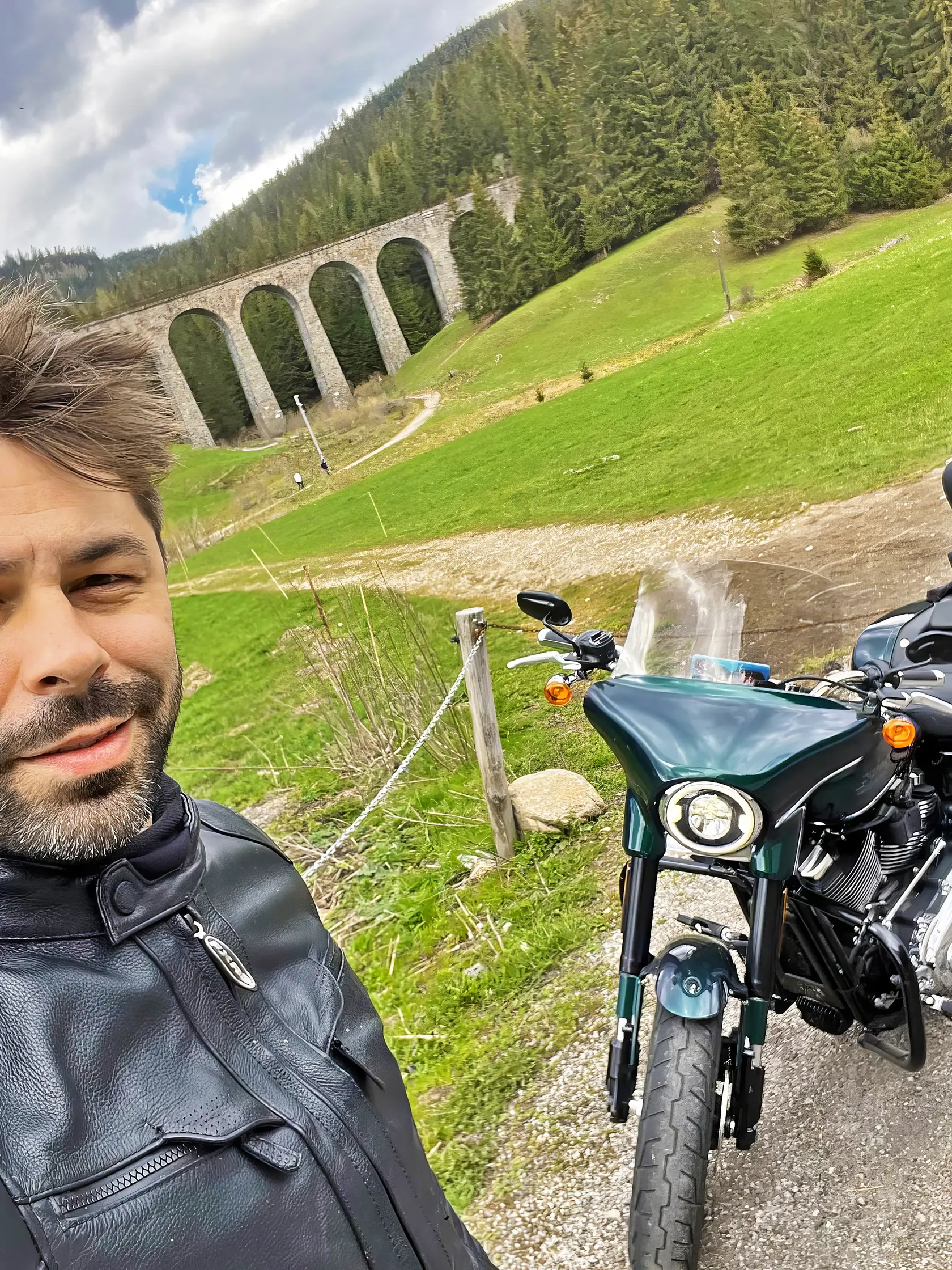 Adam Ďurica (35), spevák