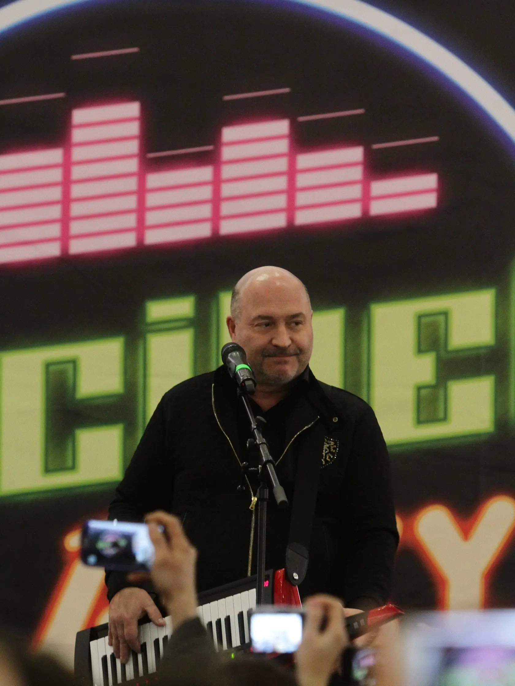 Michal David pocas priemiery filmu Decibely lasky v kine Cinemax Bory Mall.