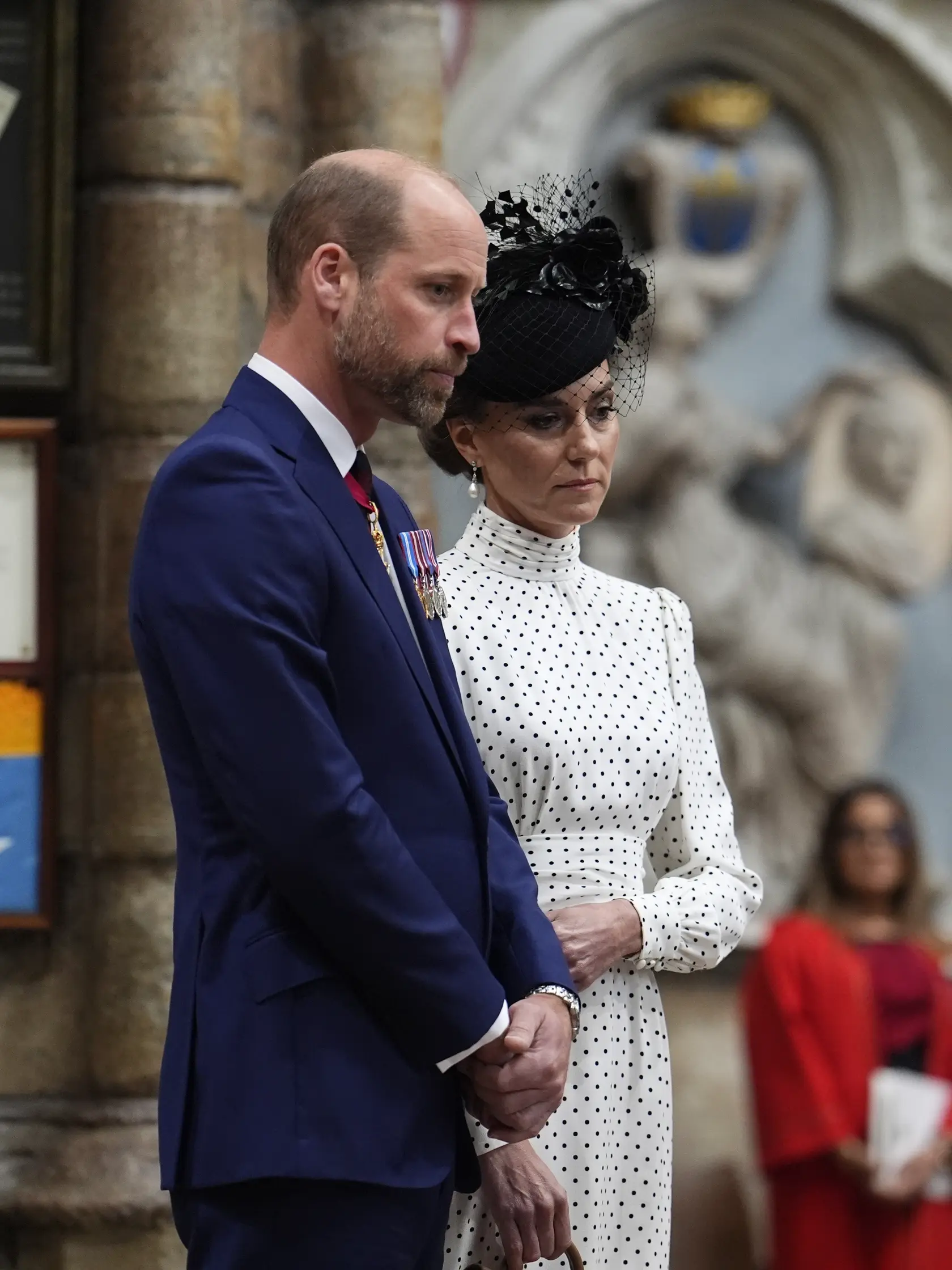 JB 30 Londýn - Britský princ William (vľavo) a Kate, britská princezná z Walesu počas ďakovnej bohoslužby vo Westminsterskom opátstve v Londýne 8. mája 2025 pri príležitosti osláv Dňa oslobodenia. Británia si vo štvrtok pripomenula 80. výročie oslobodenia spojeneckými vojskami spod okupácie nacistickým Nemeckom. FOTO TASR/AP

Britain's Kate, Princess of Wales, and Prince William attend a Service of Thanksgiving at Westminster Abbey on V-E Day in London, Thursday, May 8, 2025. (Jordan Pettitt/Pool Photo via AP)