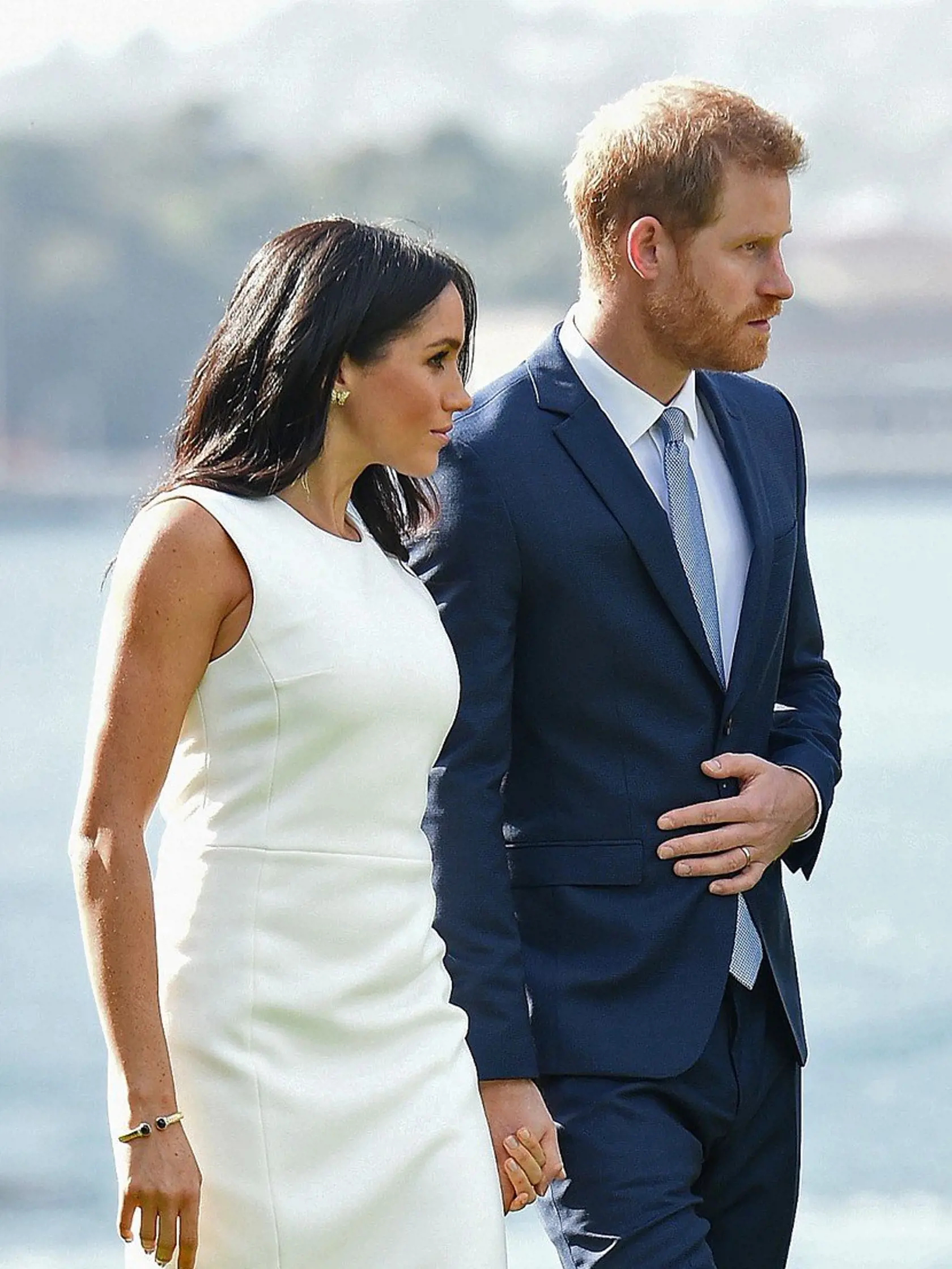 LONDÝN, BRITÁNIA: Meghan je Američanka a tam aj strávila väčšinu svojho života. Kvôli natáčaniu seriálu žila v Kanade, ale Británia je taká veľká zmena, že si časť verejnosti myslí, že to nezvládne. Je tu na ňu - ako cudzinku - obrovský tlak, ktorý sa môže podpísať na láske k Harrymu.