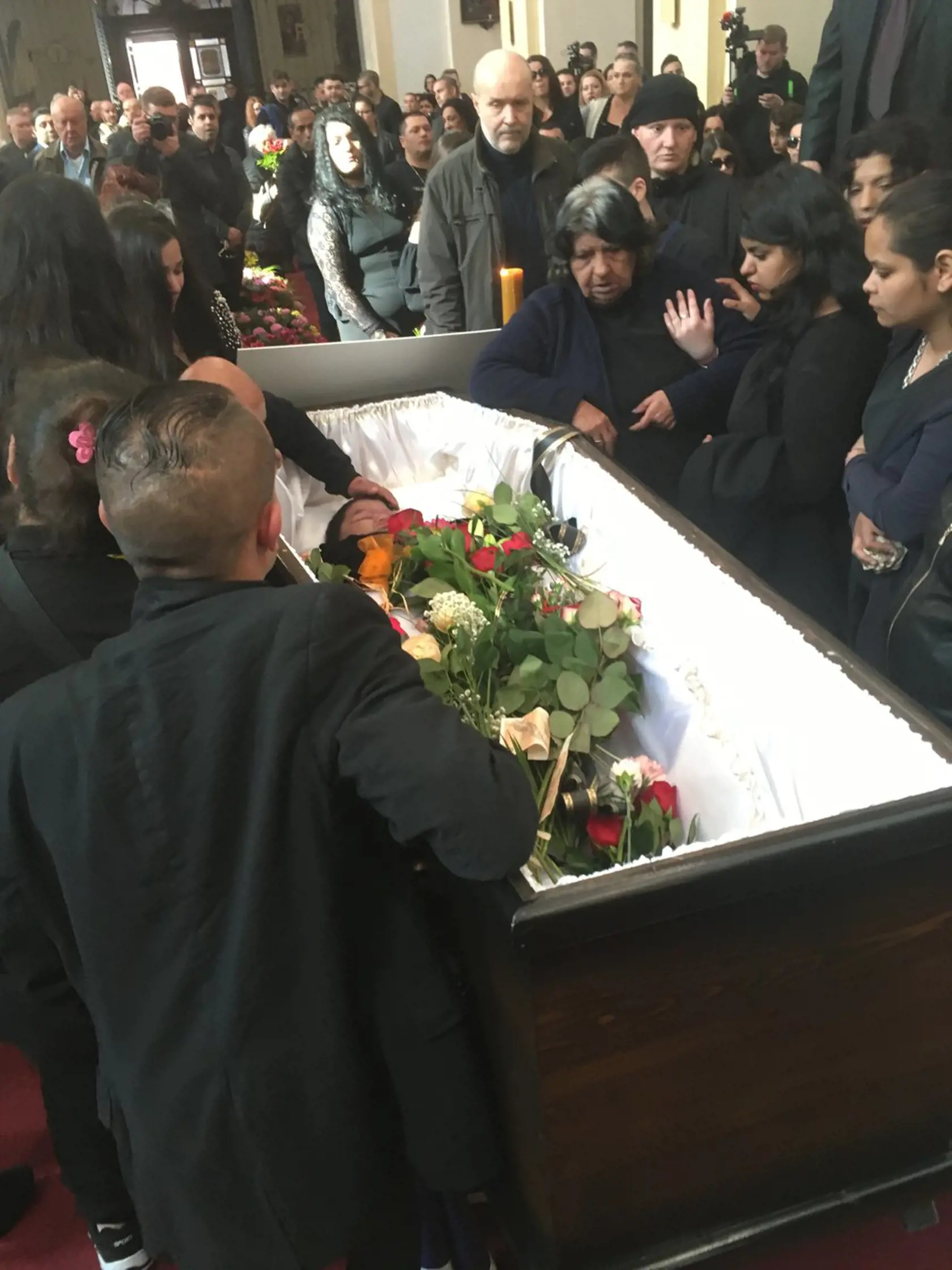 Zábery z poslednej rozlúčky so speváčkou Věrou Bílou.